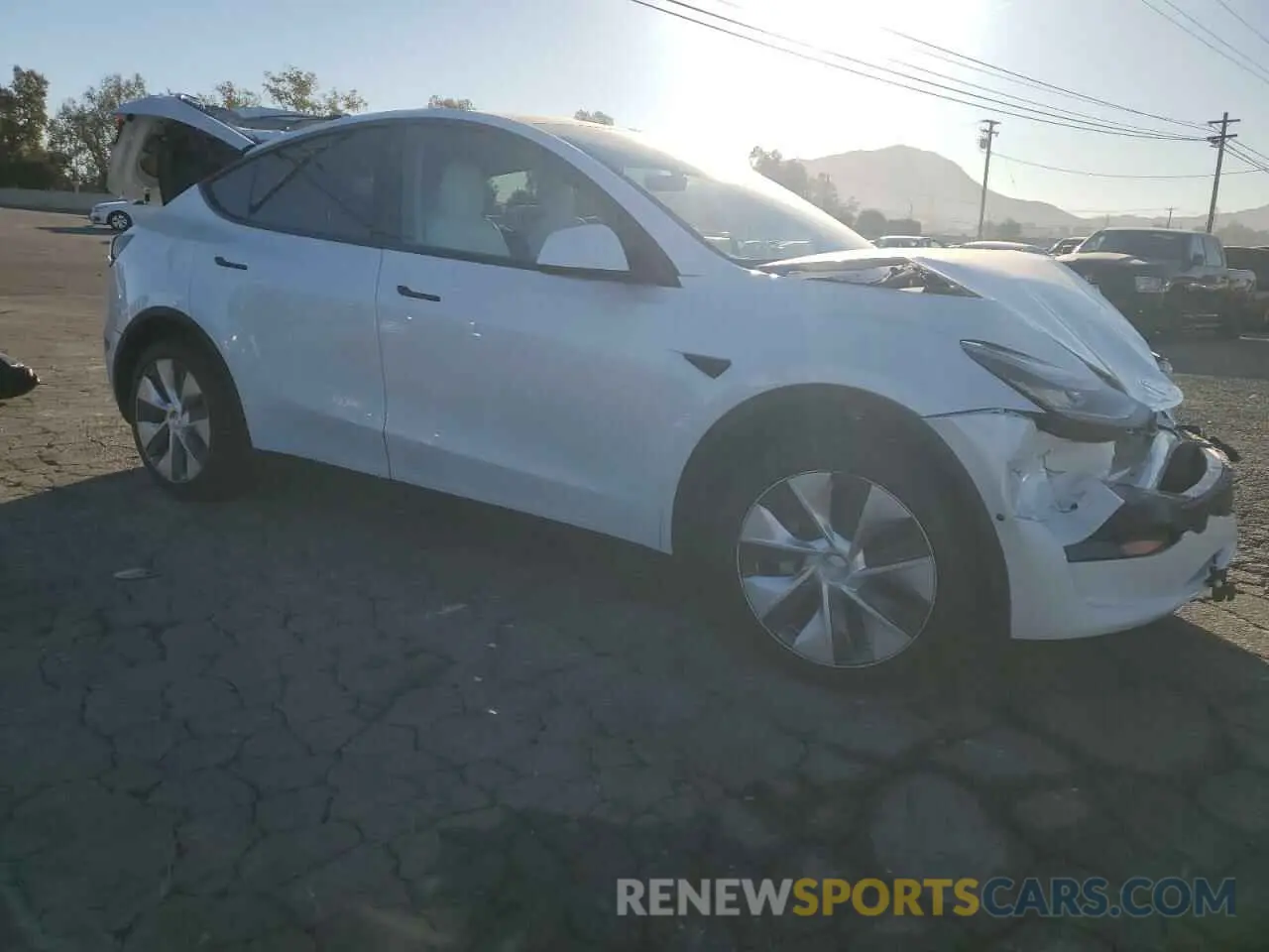 4 fotografías del automóvil dañado 5YJYGDEE1LF017728 TESLA MODEL Y 2020