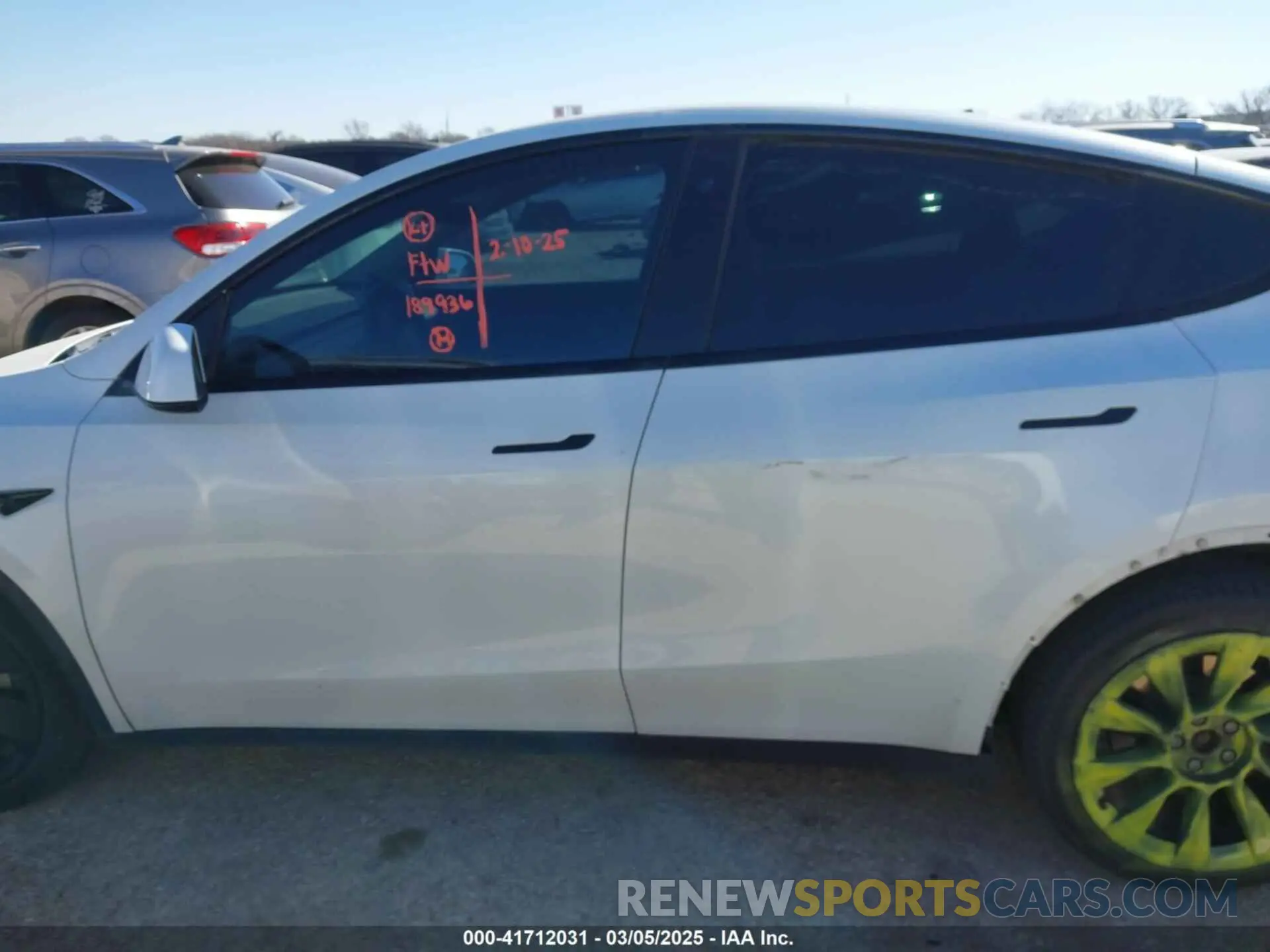 13 fotografías del automóvil dañado 5YJYGDEE1LF044251 TESLA MODEL Y 2020