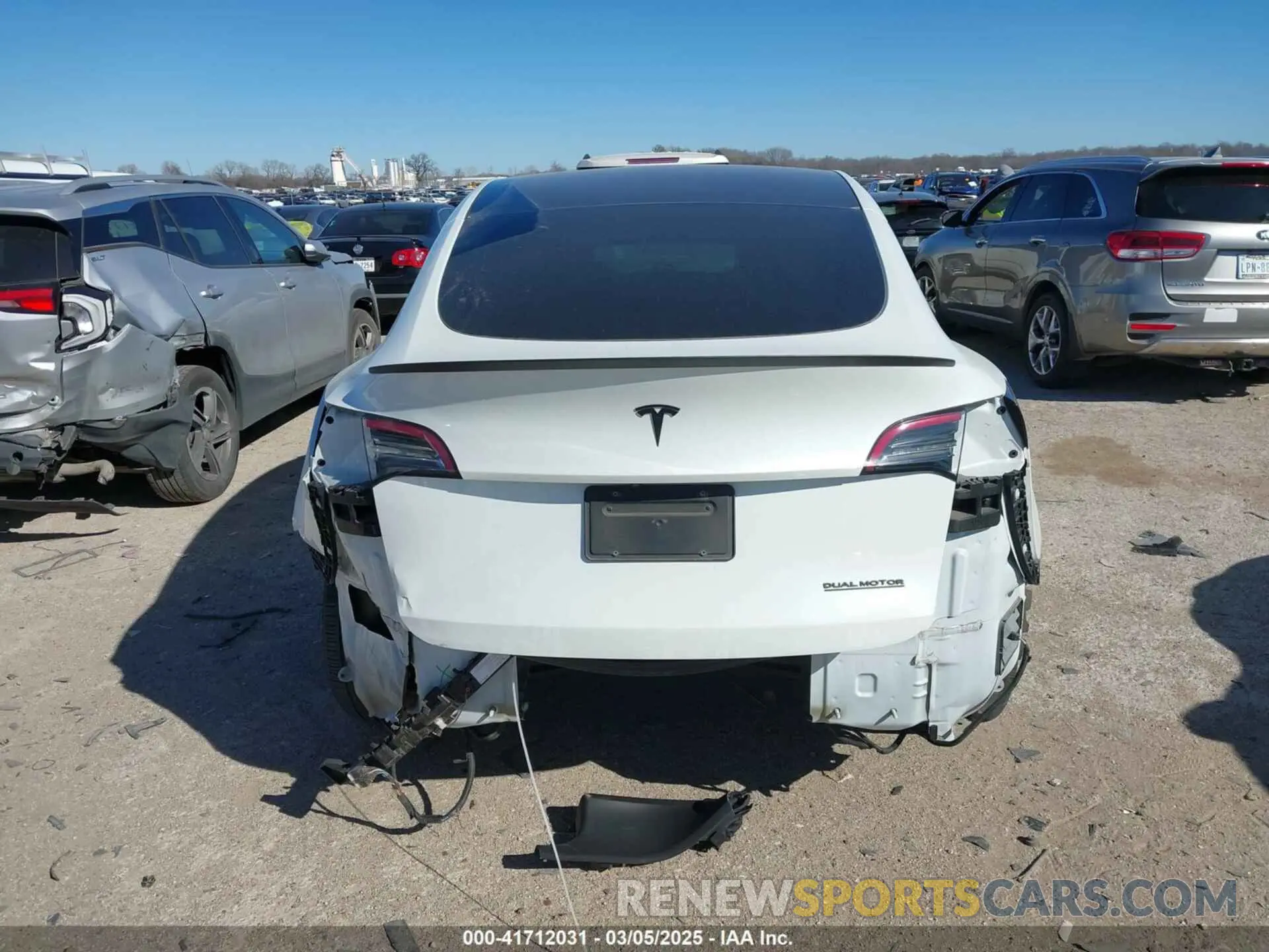 15 fotografías del automóvil dañado 5YJYGDEE1LF044251 TESLA MODEL Y 2020