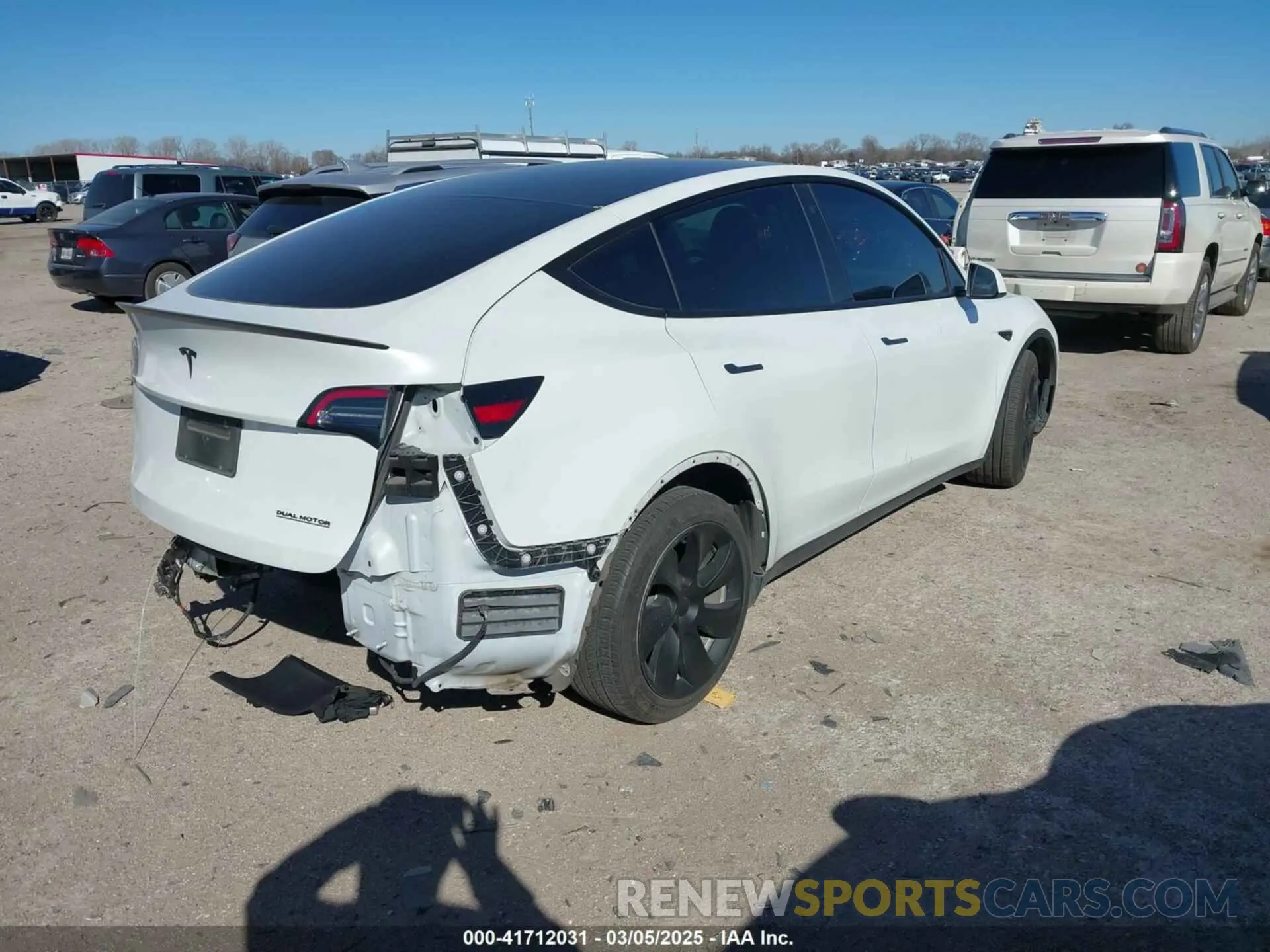 4 fotografías del automóvil dañado 5YJYGDEE1LF044251 TESLA MODEL Y 2020