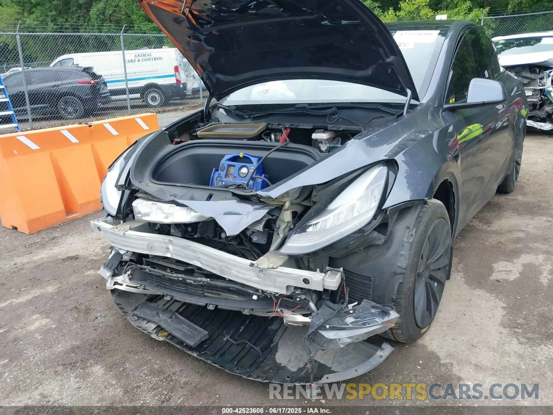 6 fotografías del automóvil dañado 5YJYGDEE1LF044914 TESLA MODEL Y 2020