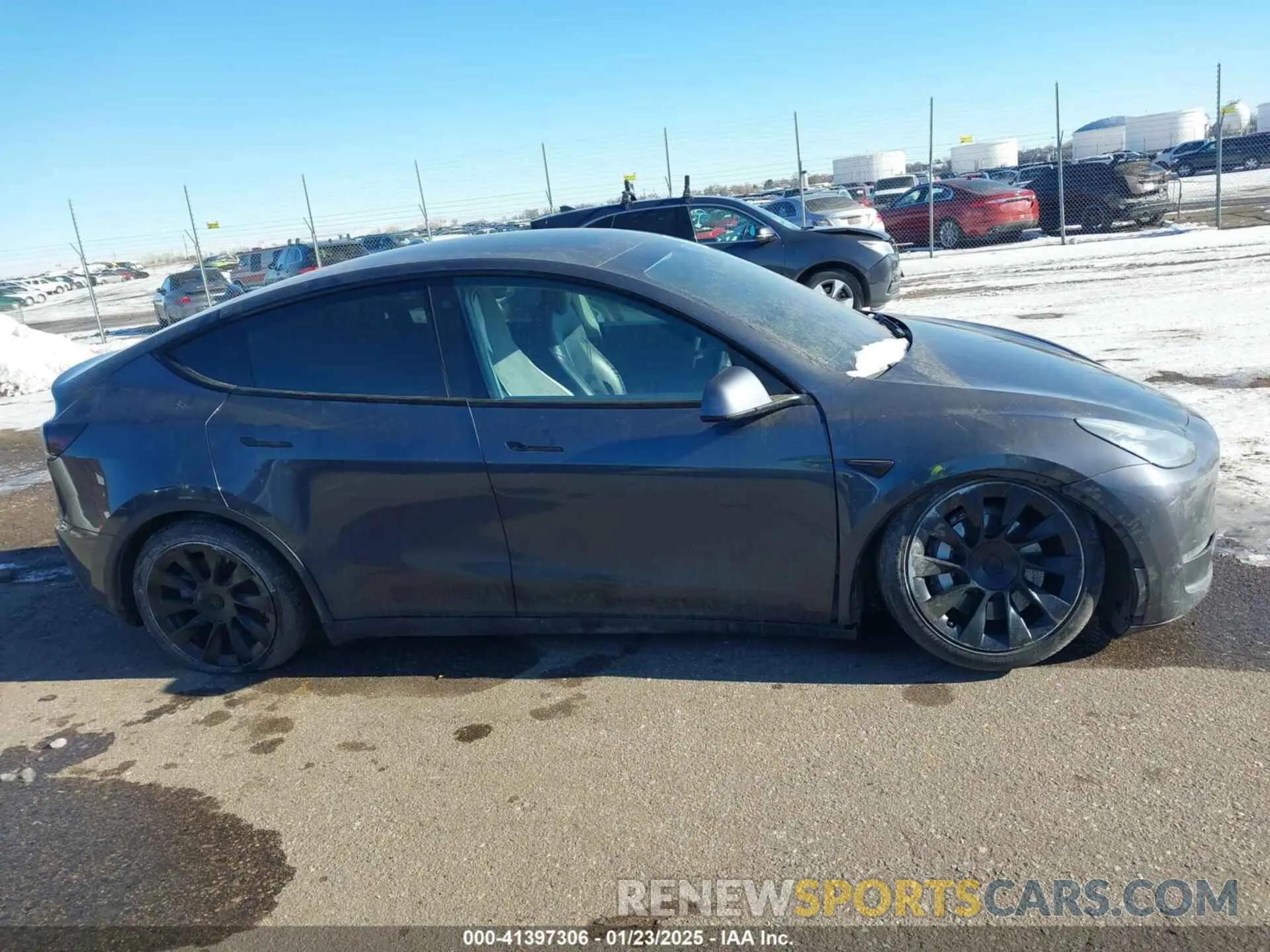 13 fotografías del automóvil dañado 5YJYGDEE2LF034120 TESLA MODEL Y 2020
