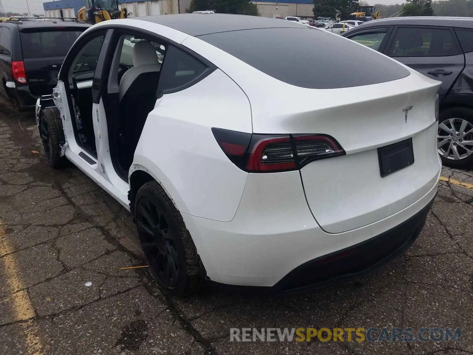 3 fotografías del automóvil dañado 5YJYGDEE2LF034294 TESLA MODEL Y 2020