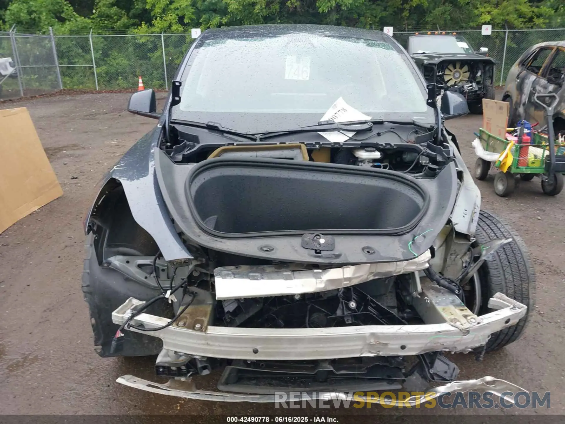 13 fotografías del automóvil dañado 5YJYGDEE2LF048017 TESLA MODEL Y 2020
