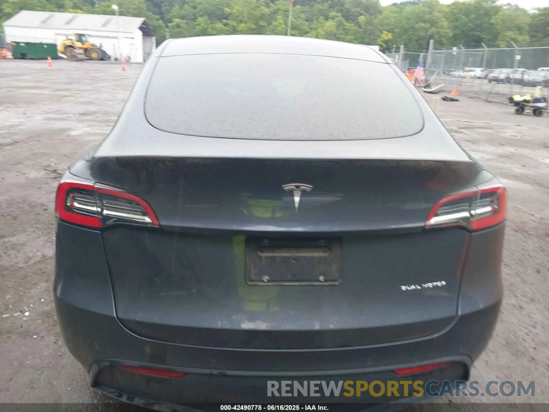 17 fotografías del automóvil dañado 5YJYGDEE2LF048017 TESLA MODEL Y 2020