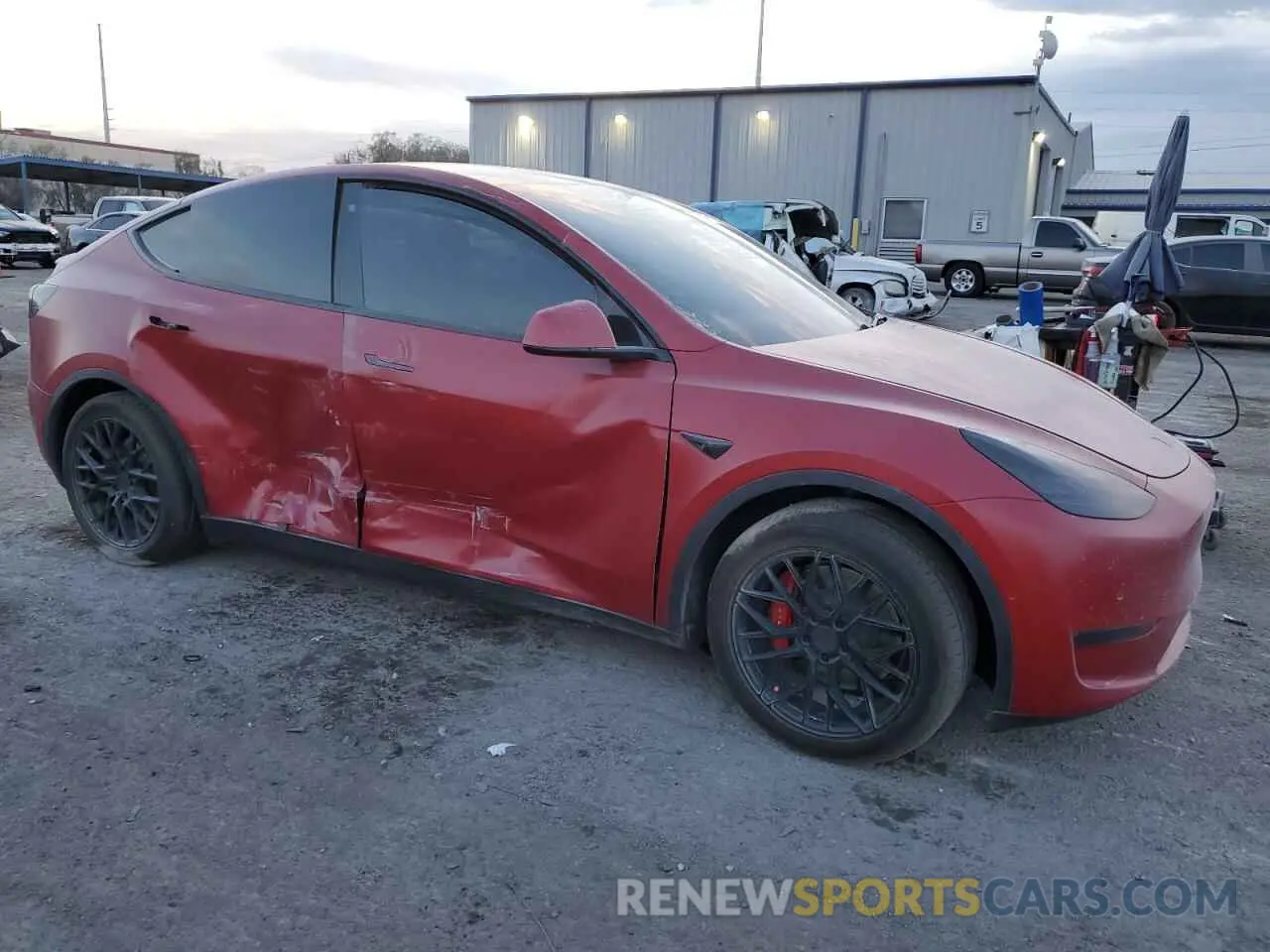 4 fotografías del automóvil dañado 5YJYGDEE3LF011297 TESLA MODEL Y 2020