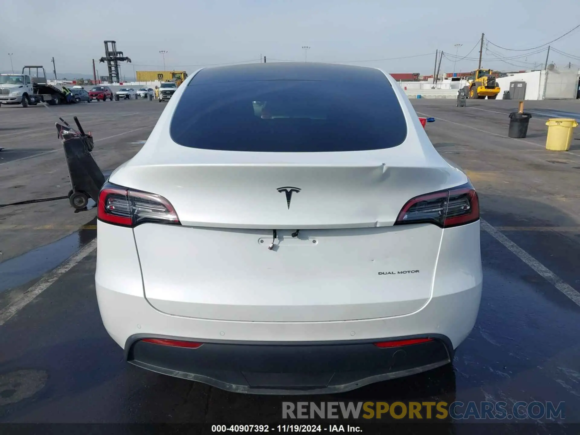 15 fotografías del automóvil dañado 5YJYGDEE3LF033283 TESLA MODEL Y 2020