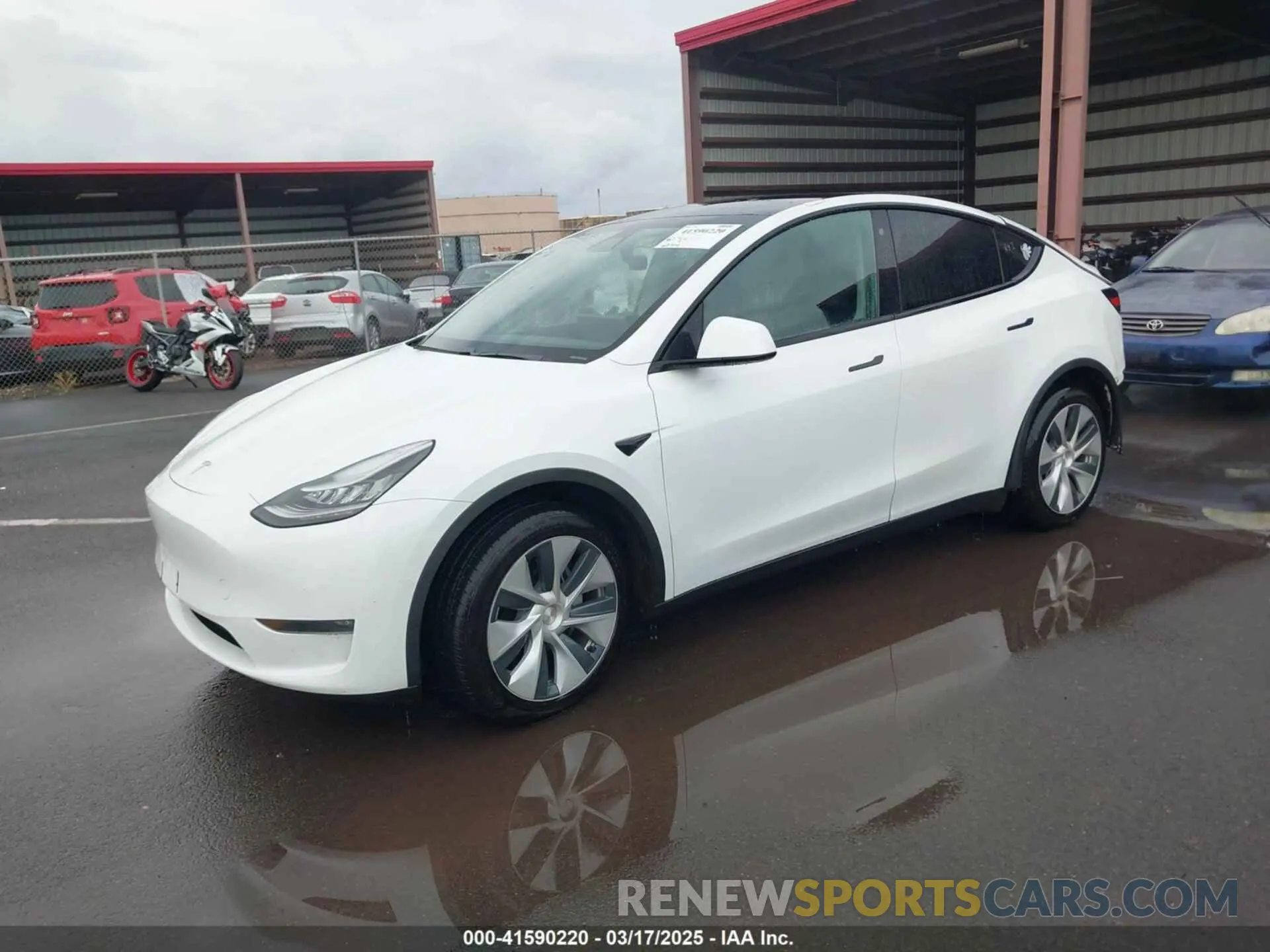 2 fotografías del automóvil dañado 5YJYGDEE3LF043800 TESLA MODEL Y 2020