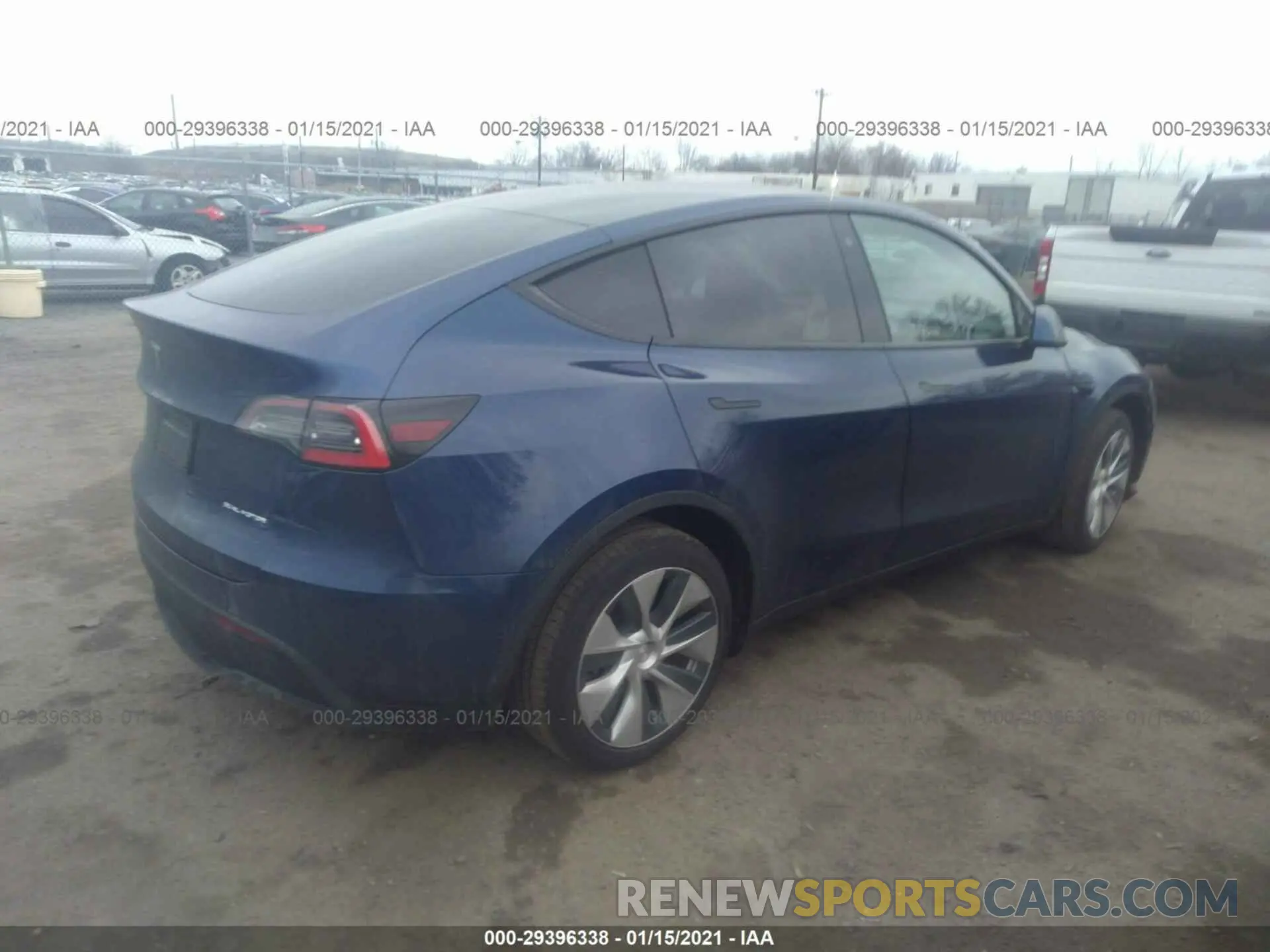 4 fotografías del automóvil dañado 5YJYGDEE3LF047572 TESLA MODEL Y 2020