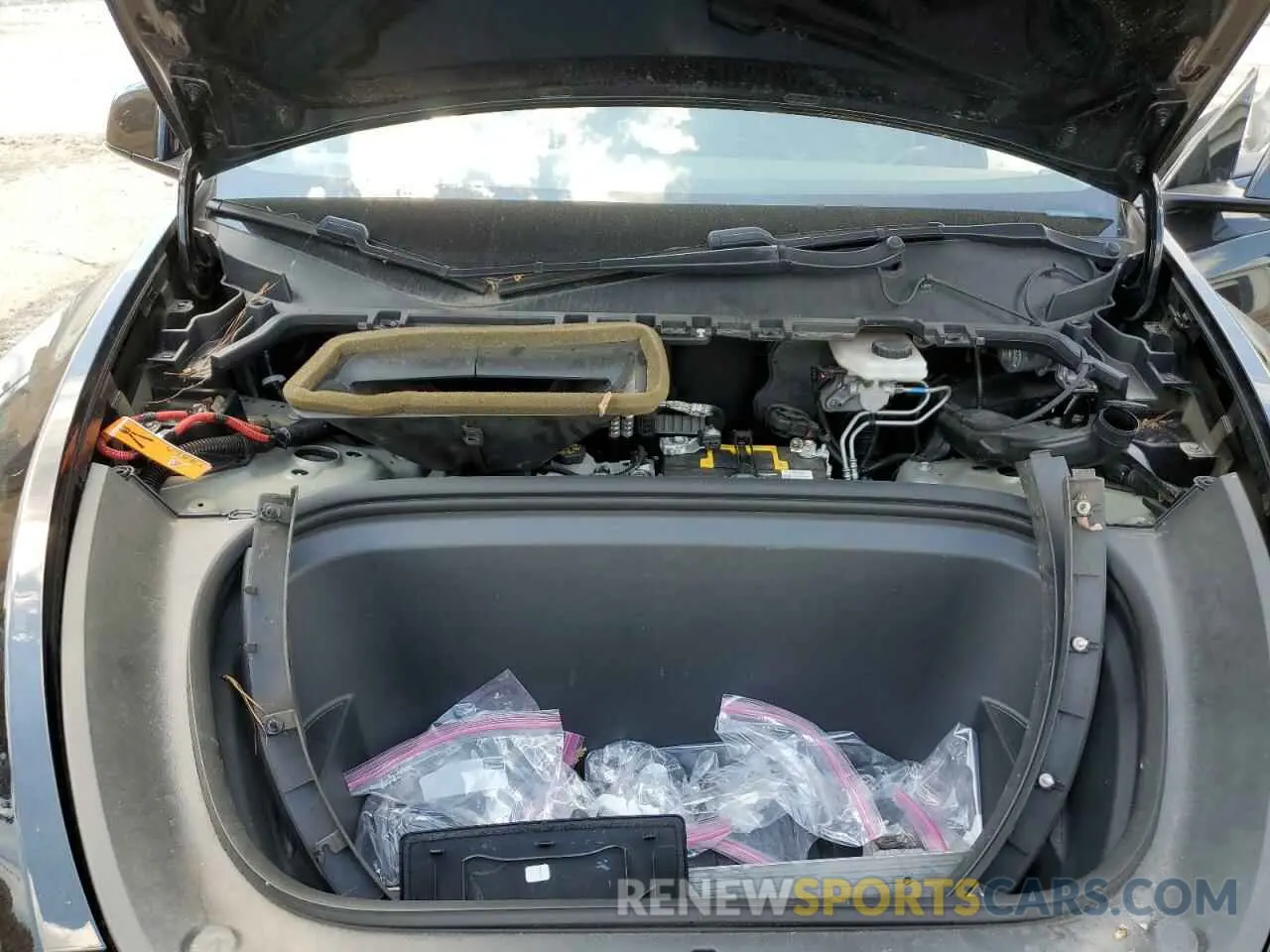 7 fotografías del automóvil dañado 5YJYGDEE3LF048415 TESLA MODEL Y 2020
