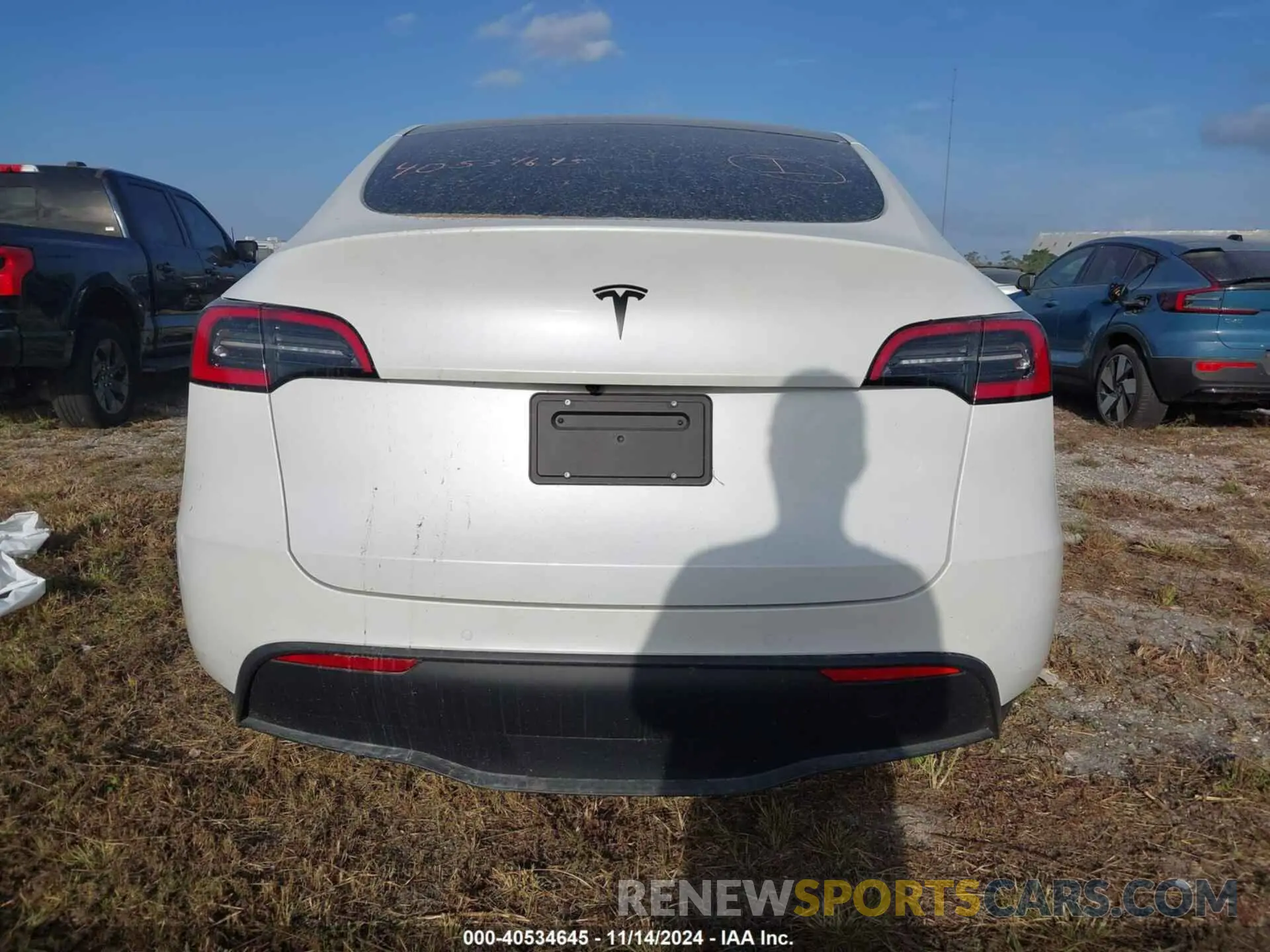 15 fotografías del automóvil dañado 5YJYGDEE3LF049208 TESLA MODEL Y 2020