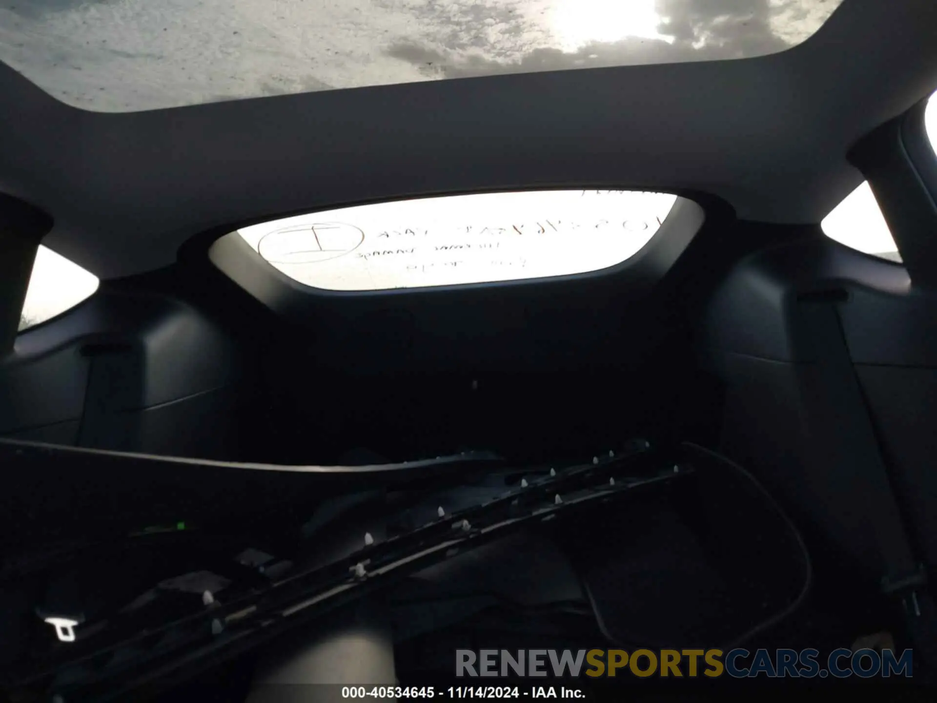 8 fotografías del automóvil dañado 5YJYGDEE3LF049208 TESLA MODEL Y 2020