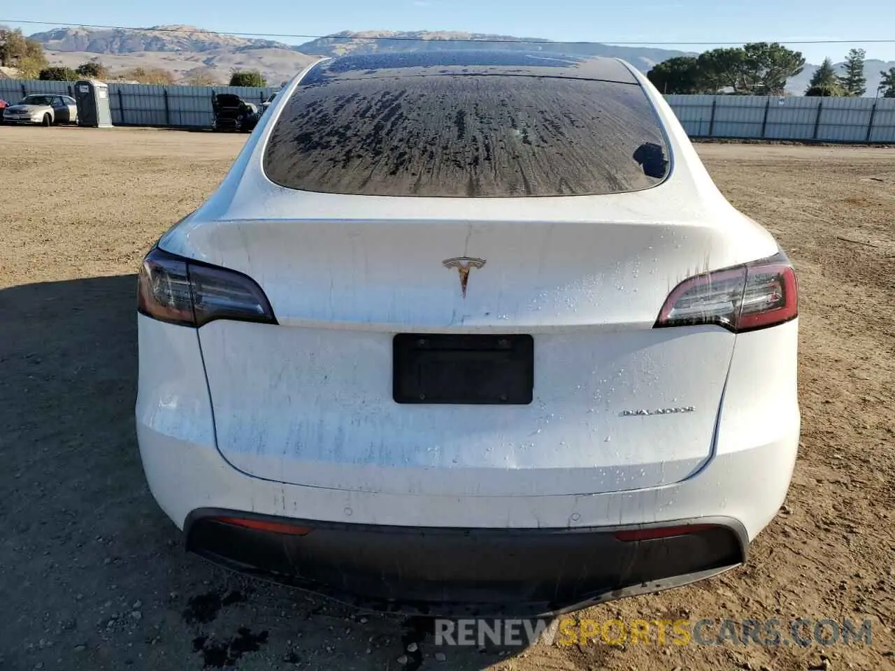 6 fotografías del automóvil dañado 5YJYGDEE4LF015455 TESLA MODEL Y 2020