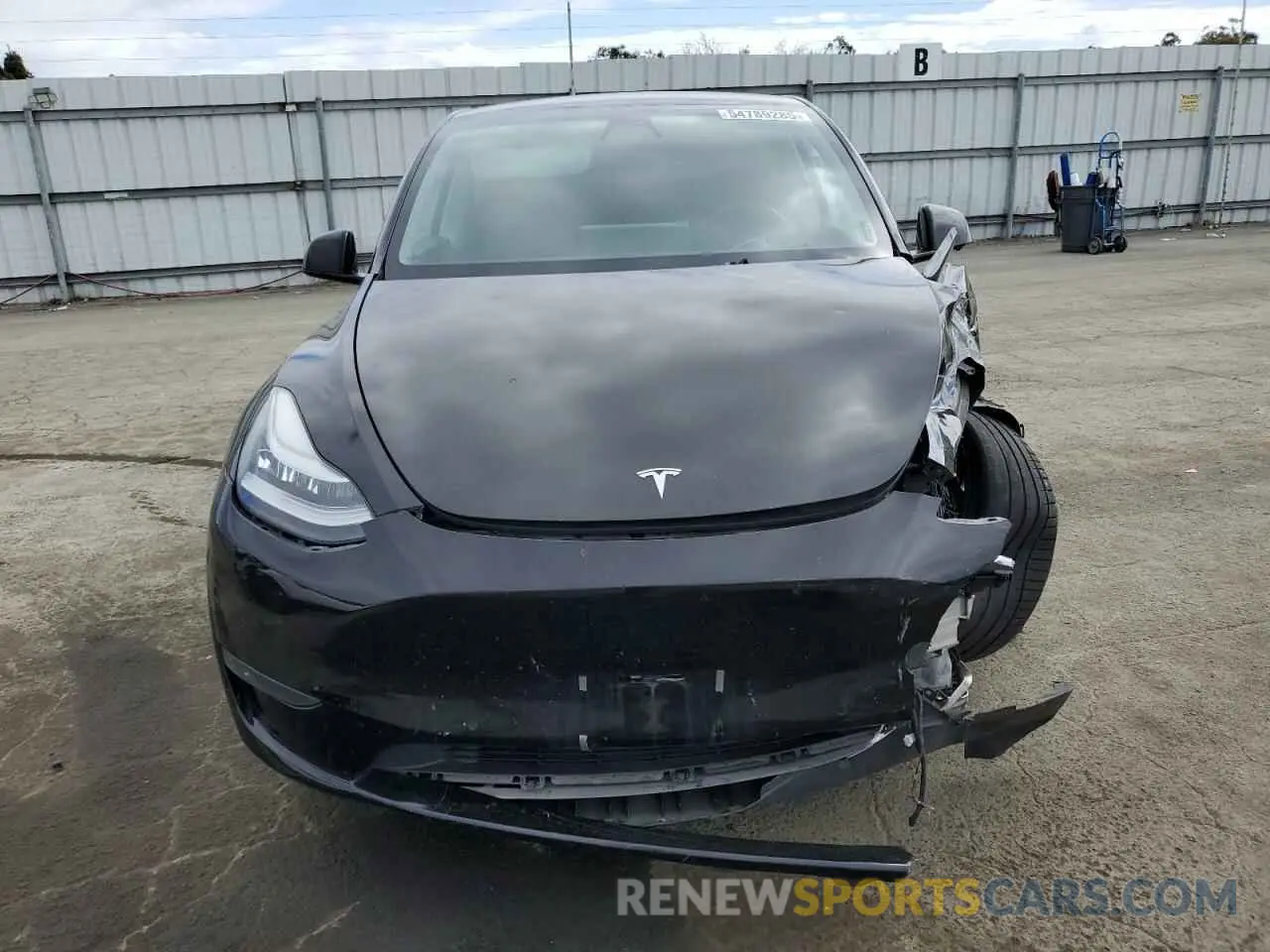 5 fotografías del automóvil dañado 5YJYGDEE4LF018274 TESLA MODEL Y 2020