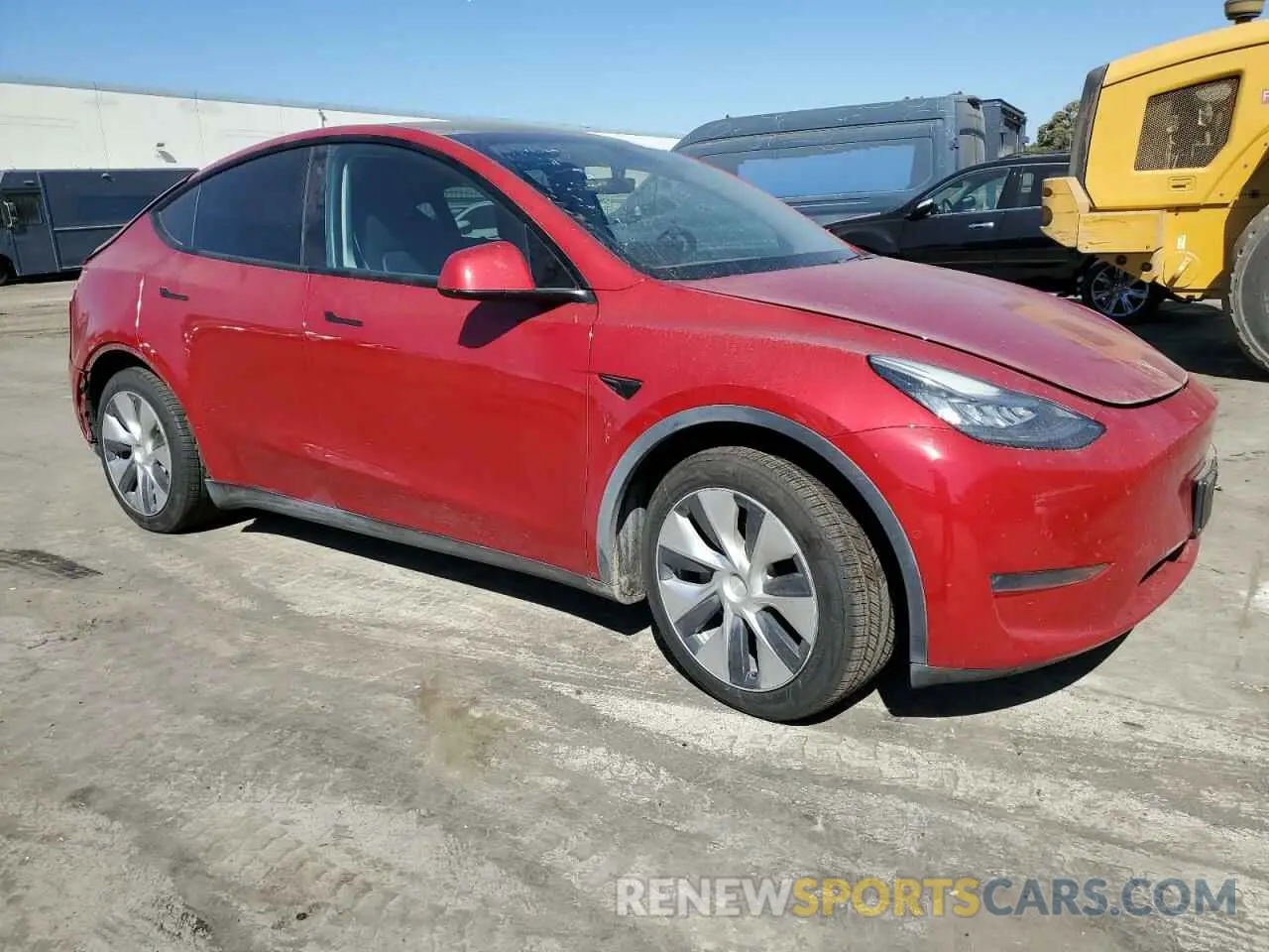 4 fotografías del automóvil dañado 5YJYGDEE4LF031669 TESLA MODEL Y 2020