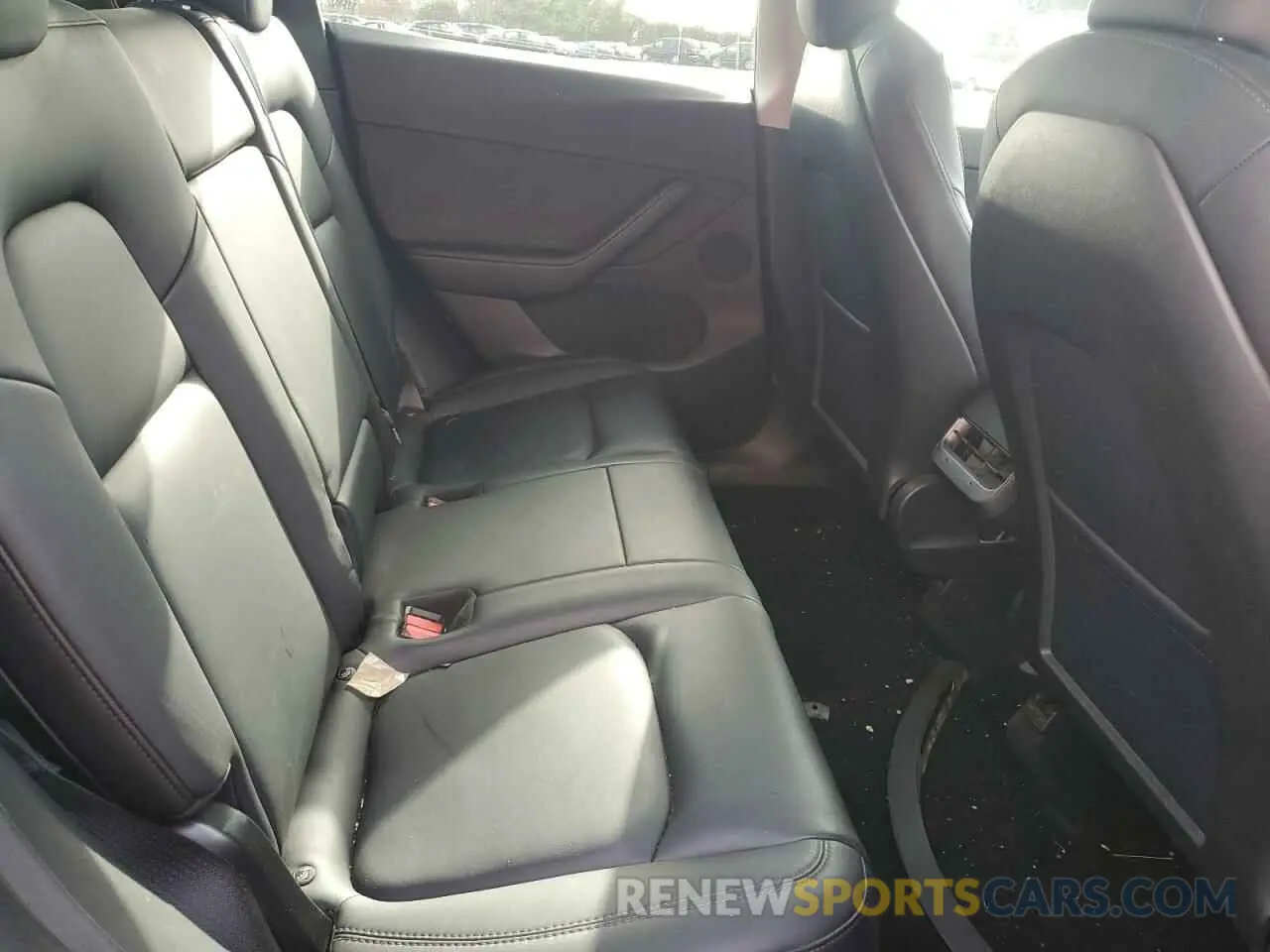 11 fotografías del automóvil dañado 5YJYGDEE4LF038931 TESLA MODEL Y 2020