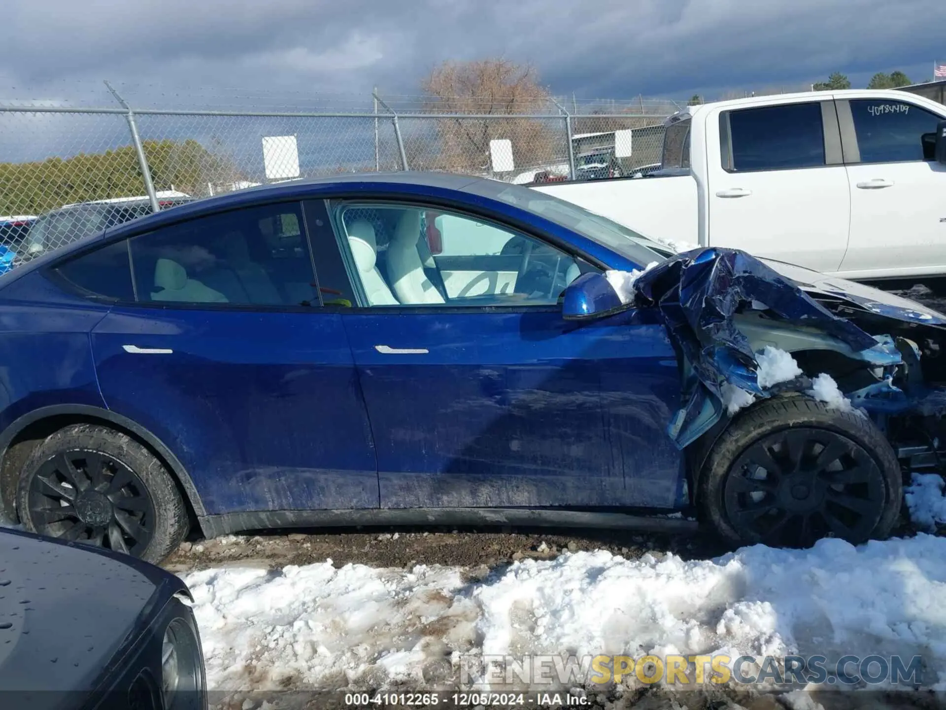 13 fotografías del automóvil dañado 5YJYGDEE4LF049377 TESLA MODEL Y 2020