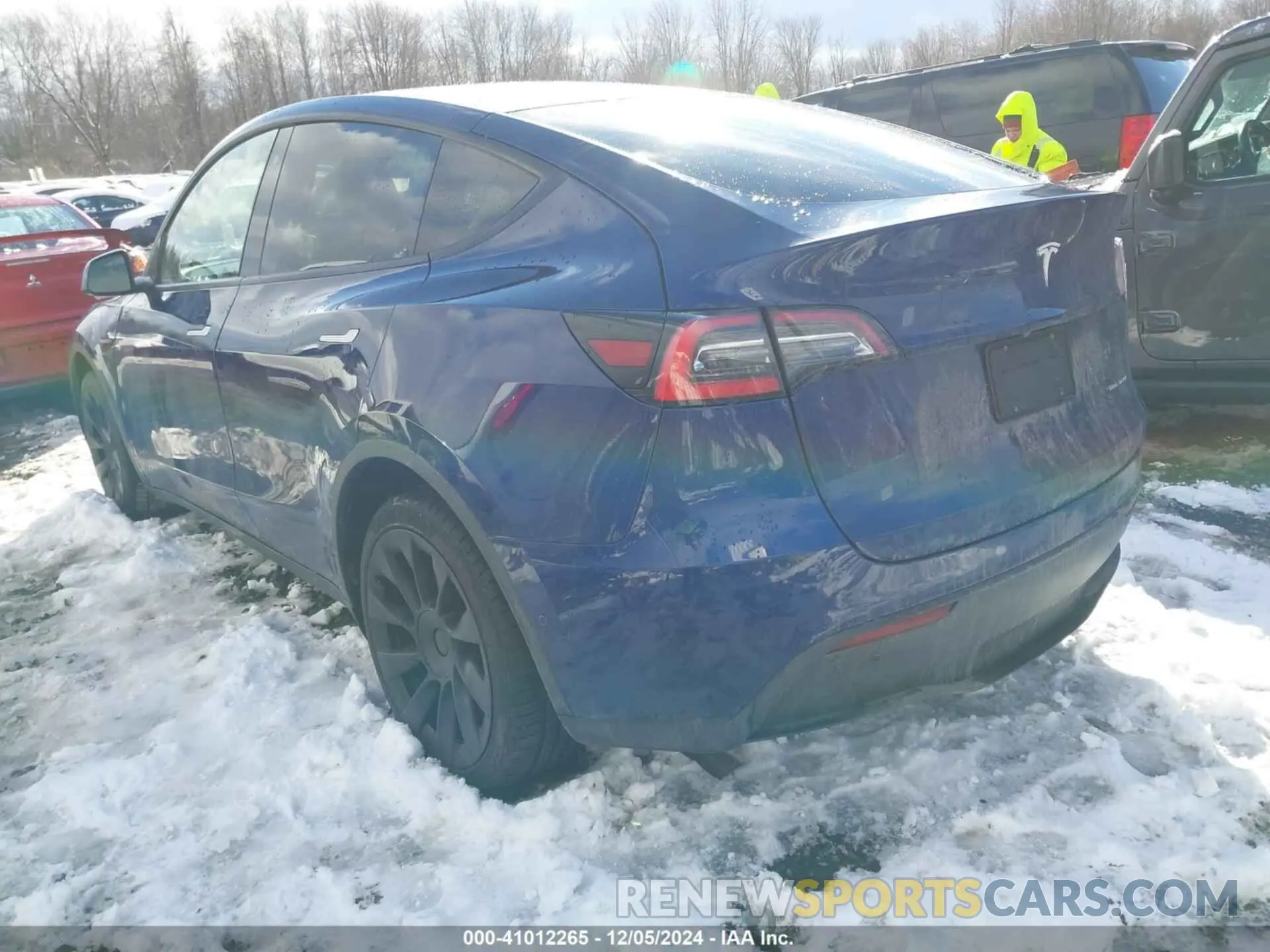 3 fotografías del automóvil dañado 5YJYGDEE4LF049377 TESLA MODEL Y 2020