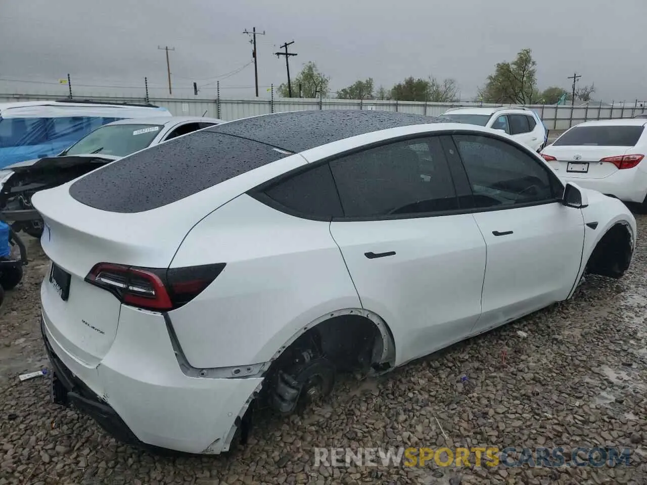3 fotografías del automóvil dañado 5YJYGDEE4LF052702 TESLA MODEL Y 2020