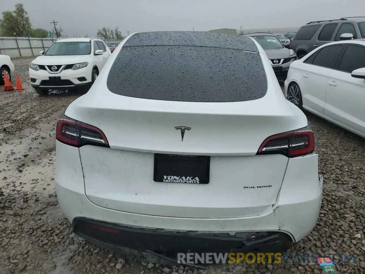 6 fotografías del automóvil dañado 5YJYGDEE4LF052702 TESLA MODEL Y 2020