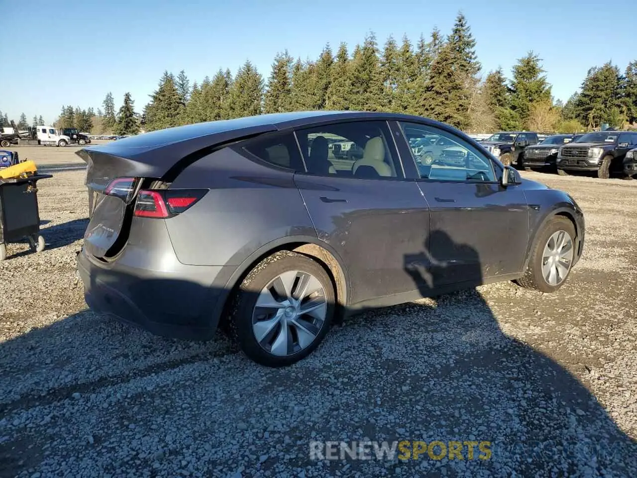 3 fotografías del automóvil dañado 5YJYGDEE5LF023192 TESLA MODEL Y 2020