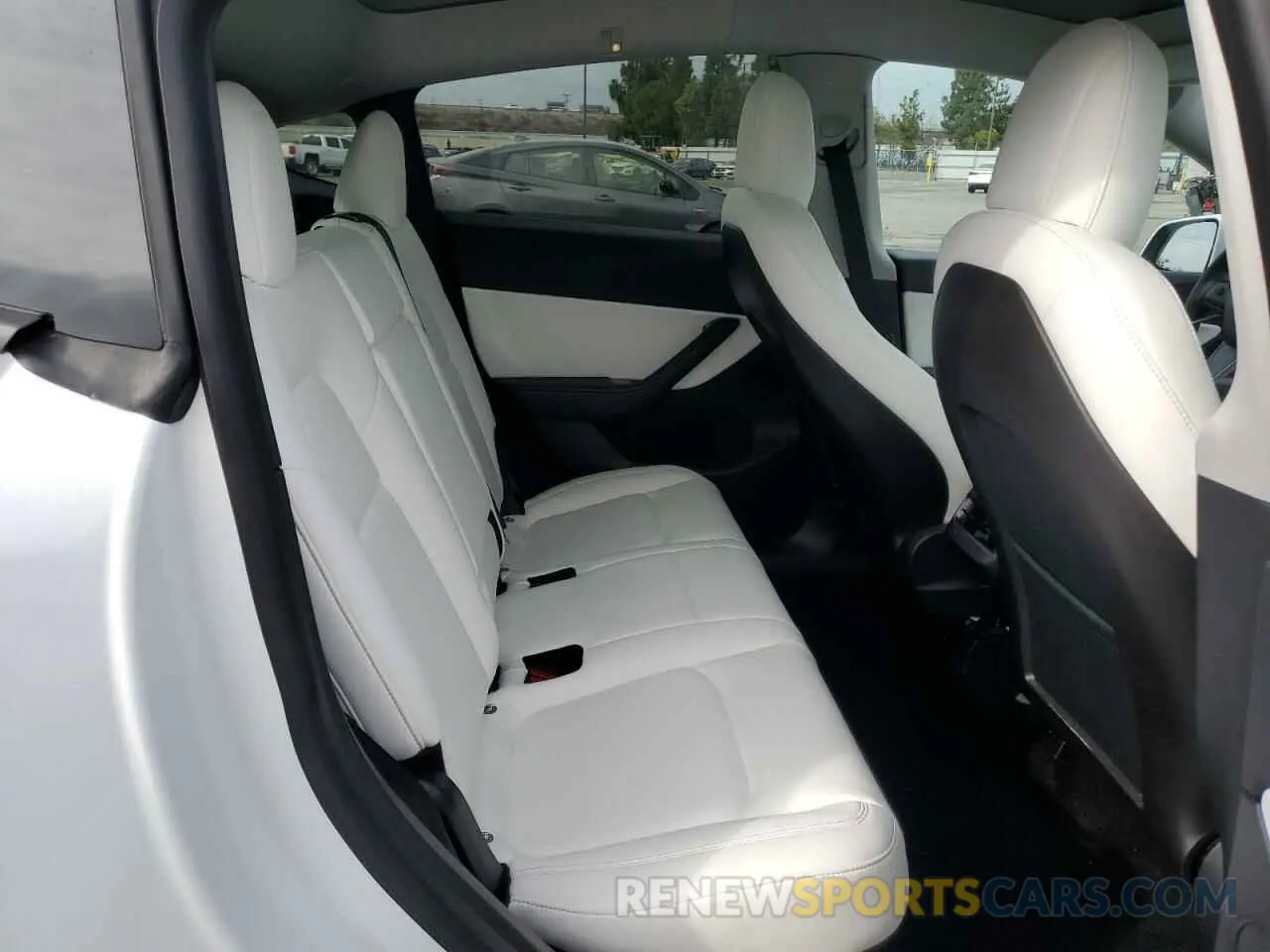 11 fotografías del automóvil dañado 5YJYGDEE5LF023273 TESLA MODEL Y 2020