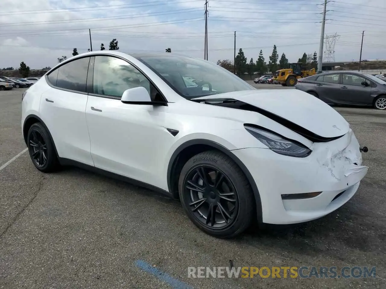 4 fotografías del automóvil dañado 5YJYGDEE5LF023273 TESLA MODEL Y 2020