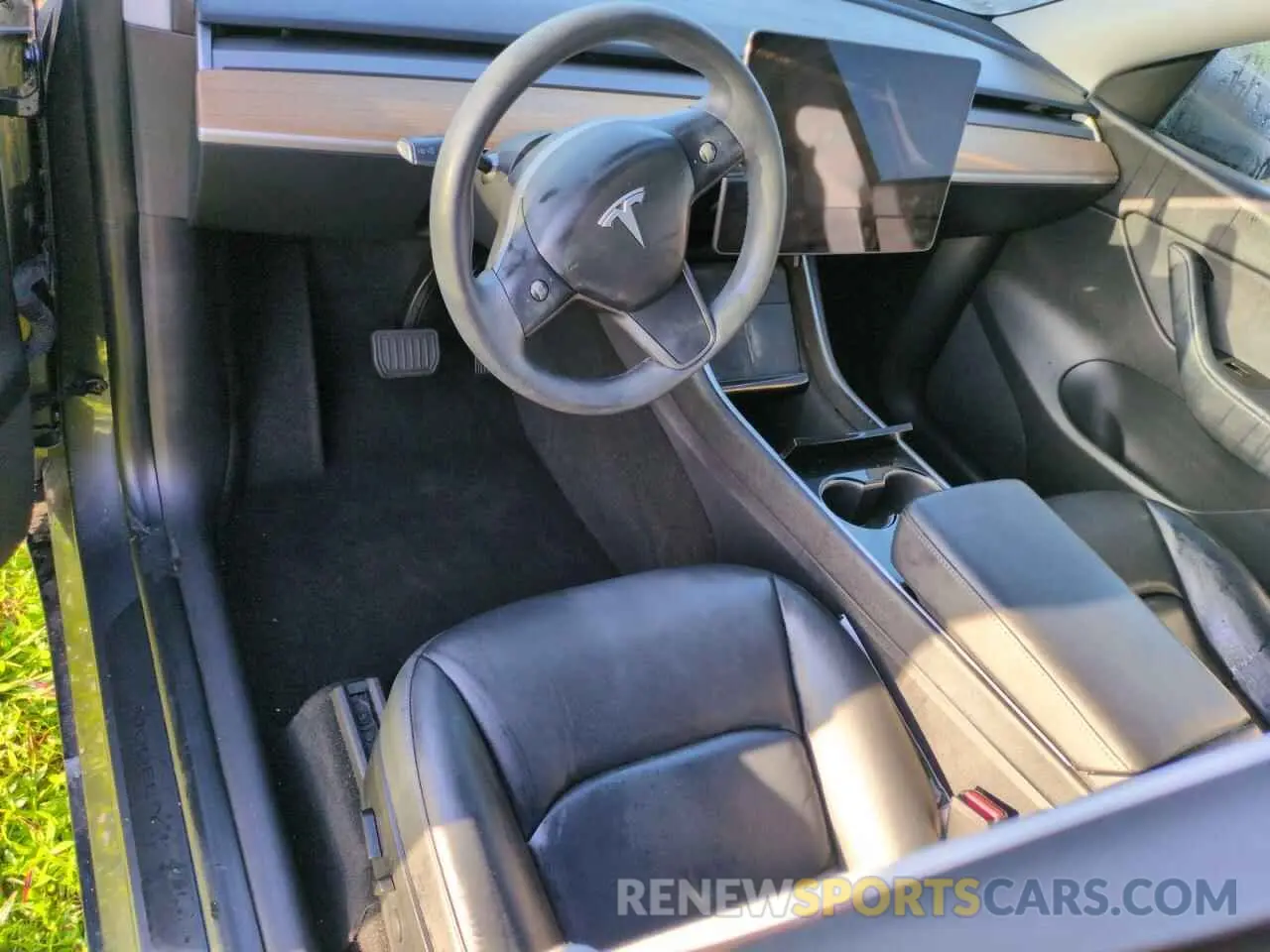 8 fotografías del automóvil dañado 5YJYGDEE5LF041577 TESLA MODEL Y 2020