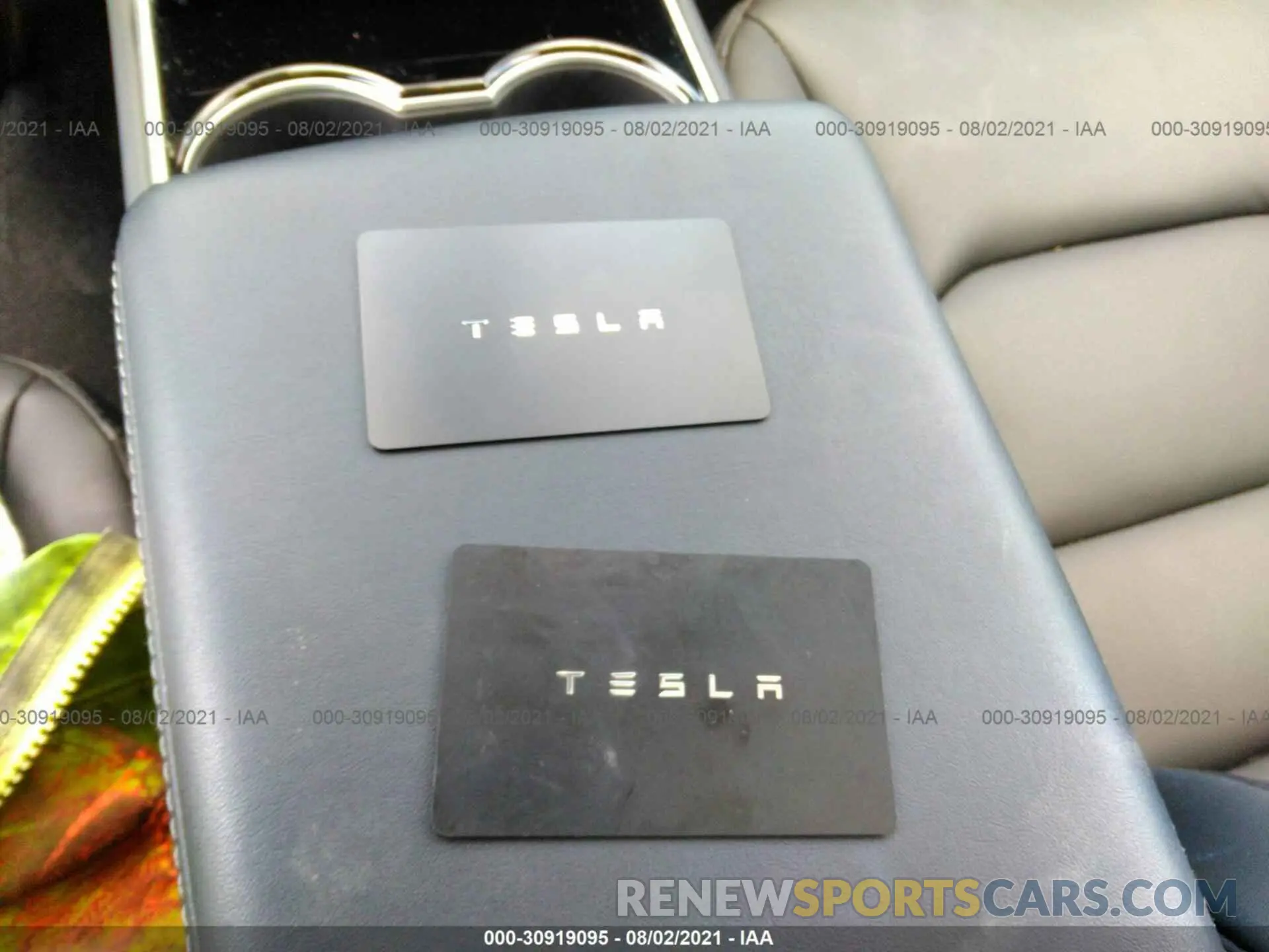 11 fotografías del automóvil dañado 5YJYGDEE5LF048562 TESLA MODEL Y 2020