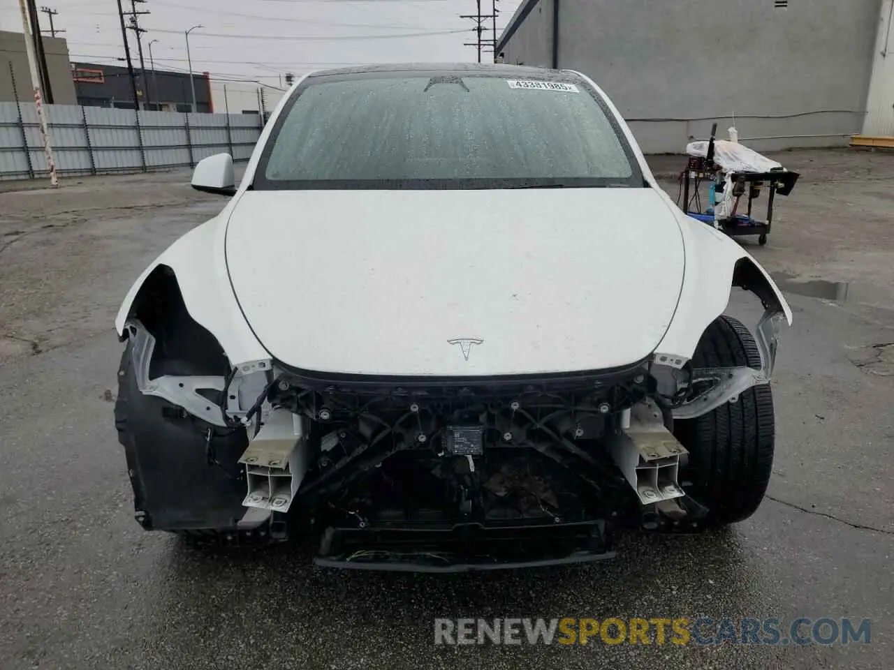 5 fotografías del automóvil dañado 5YJYGDEE5LF053938 TESLA MODEL Y 2020