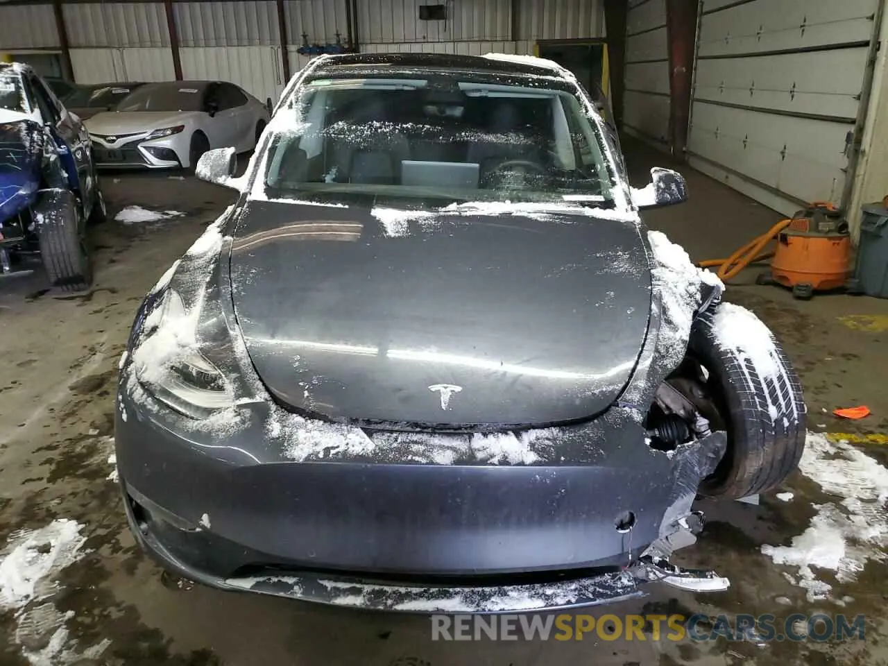 5 fotografías del automóvil dañado 5YJYGDEE6LF017241 TESLA MODEL Y 2020