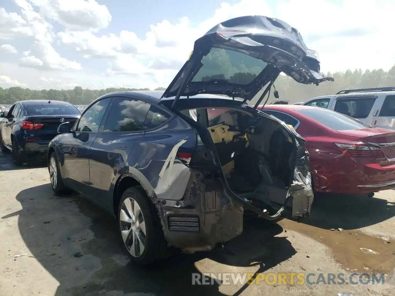 3 fotografías del automóvil dañado 5YJYGDEE6LF044701 TESLA MODEL Y 2020