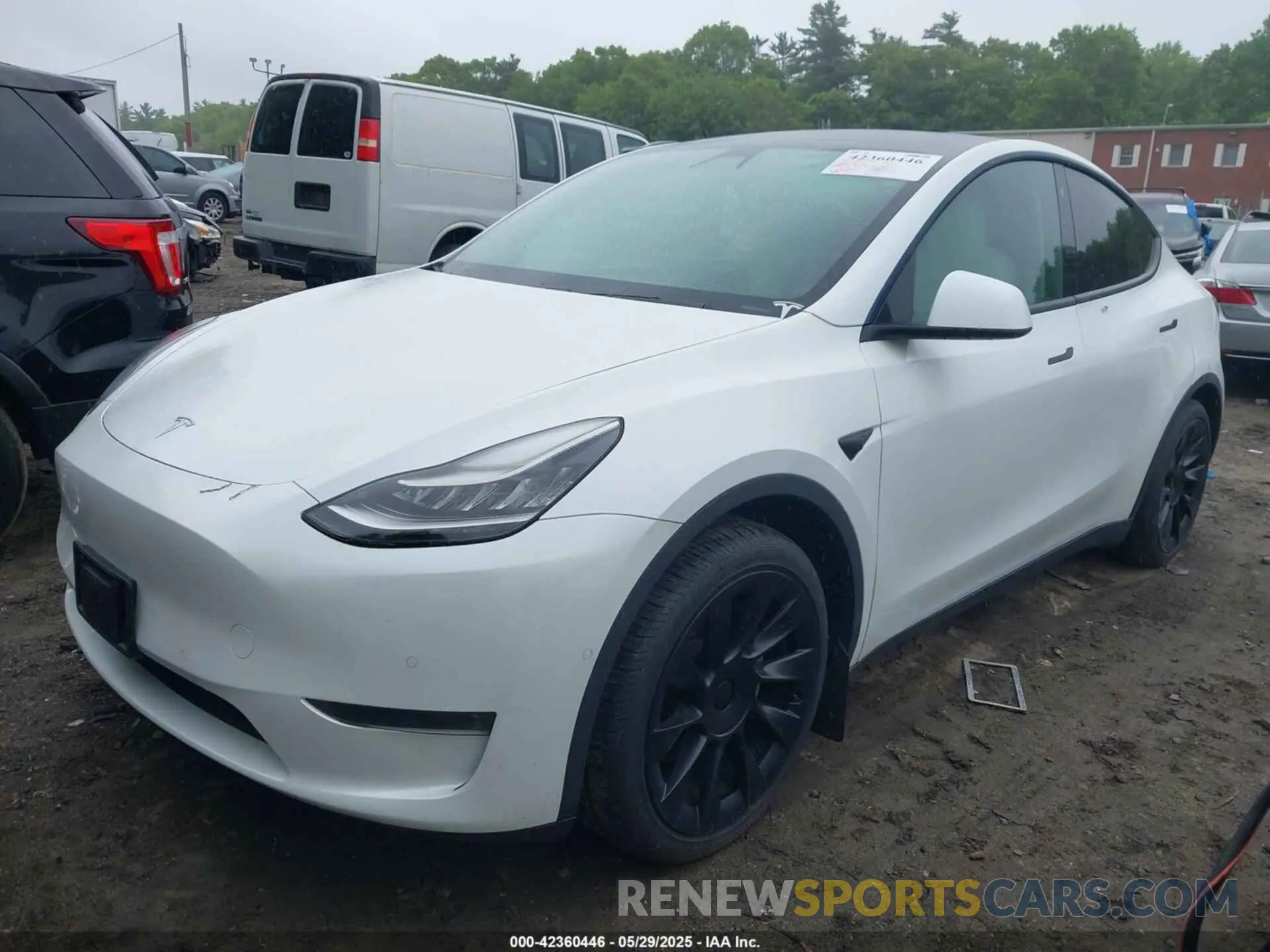 2 fotografías del automóvil dañado 5YJYGDEE7LF042987 TESLA MODEL Y 2020