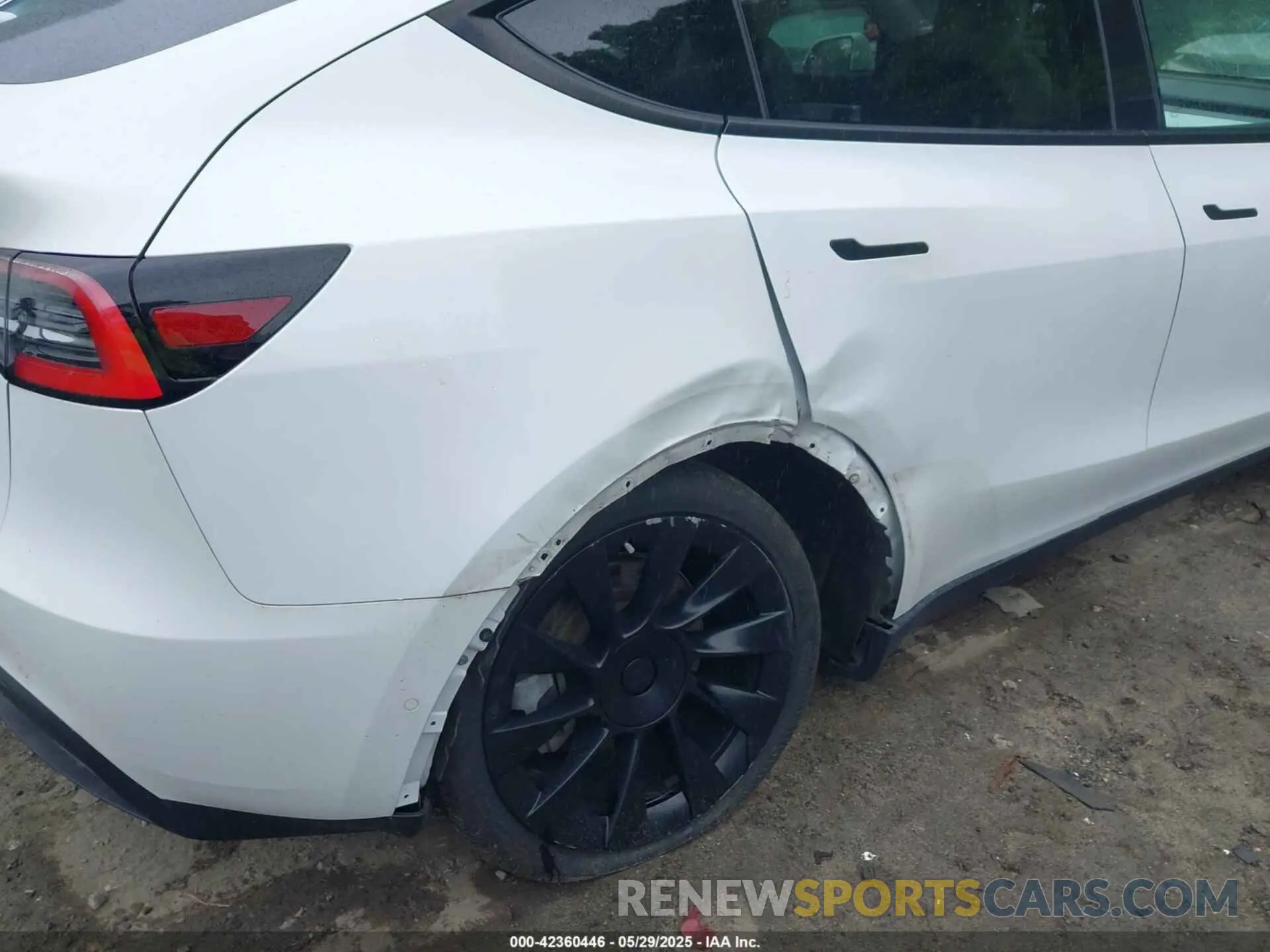 6 fotografías del automóvil dañado 5YJYGDEE7LF042987 TESLA MODEL Y 2020