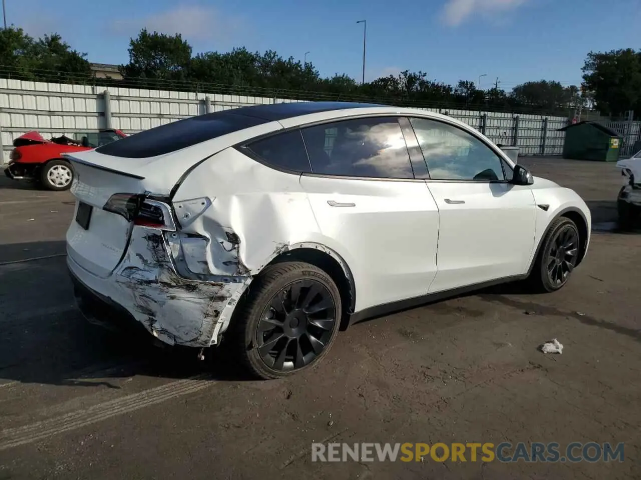 3 fotografías del automóvil dañado 5YJYGDEE7LF045615 TESLA MODEL Y 2020