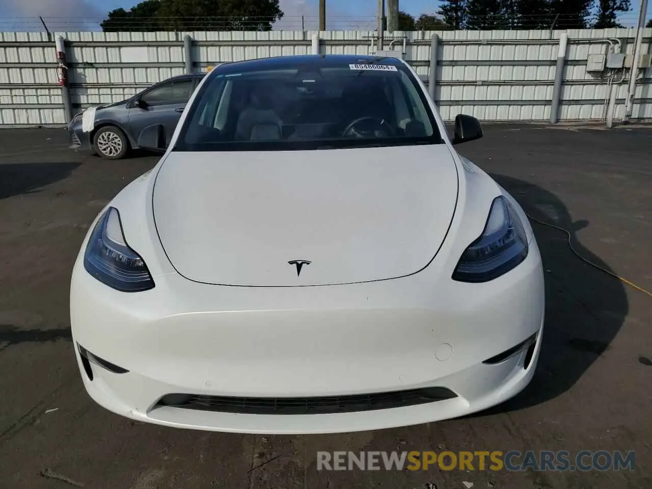 5 fotografías del automóvil dañado 5YJYGDEE7LF045615 TESLA MODEL Y 2020