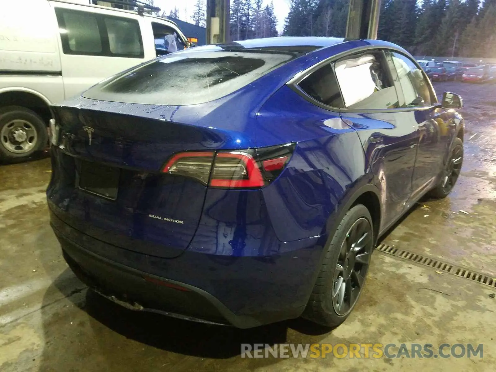 4 fotografías del automóvil dañado 5YJYGDEE7LF054847 TESLA MODEL Y 2020