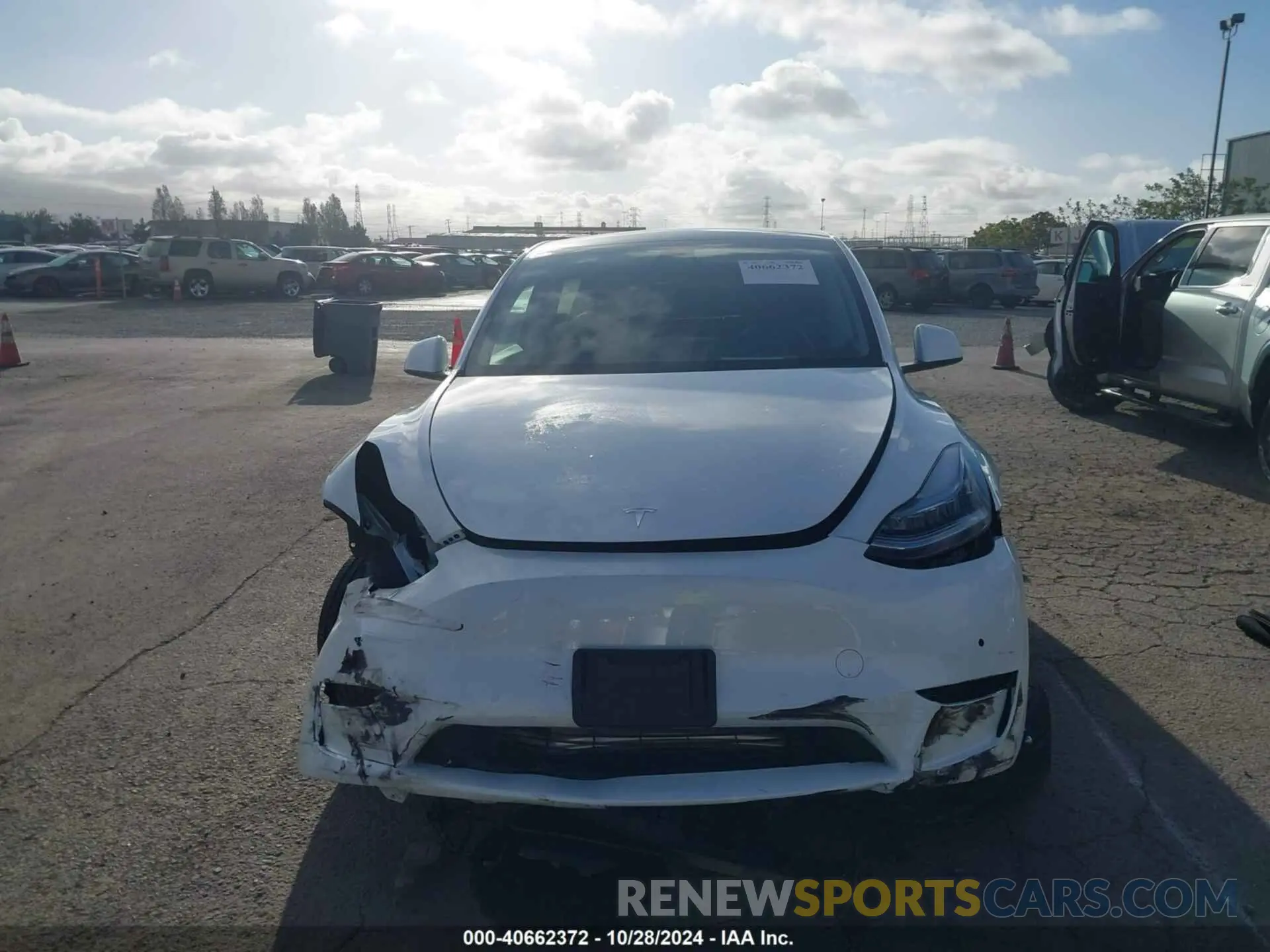 11 fotografías del automóvil dañado 5YJYGDEE7LF056730 TESLA MODEL Y 2020
