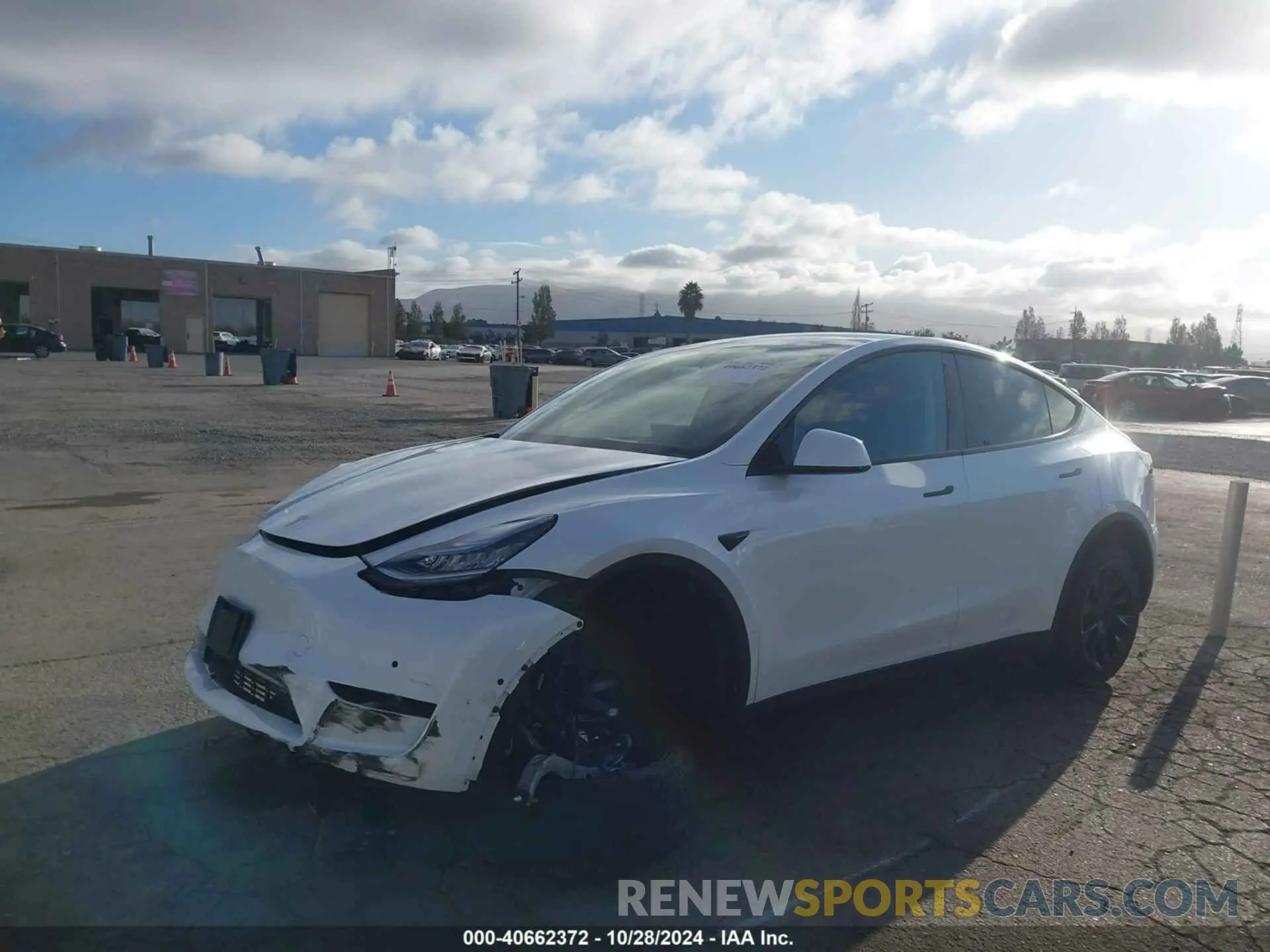 2 fotografías del automóvil dañado 5YJYGDEE7LF056730 TESLA MODEL Y 2020