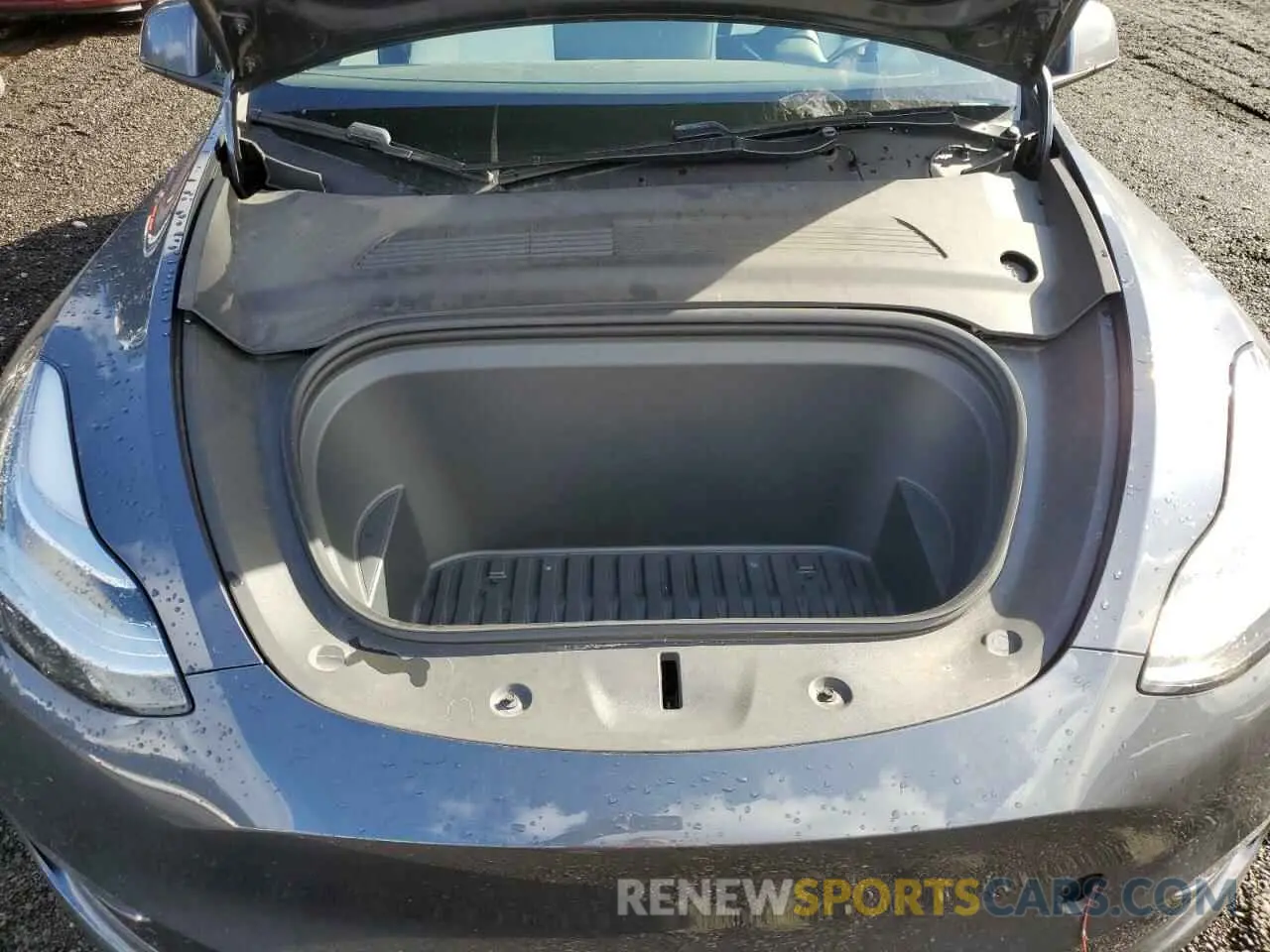 11 fotografías del automóvil dañado 5YJYGDEE8LF021937 TESLA MODEL Y 2020