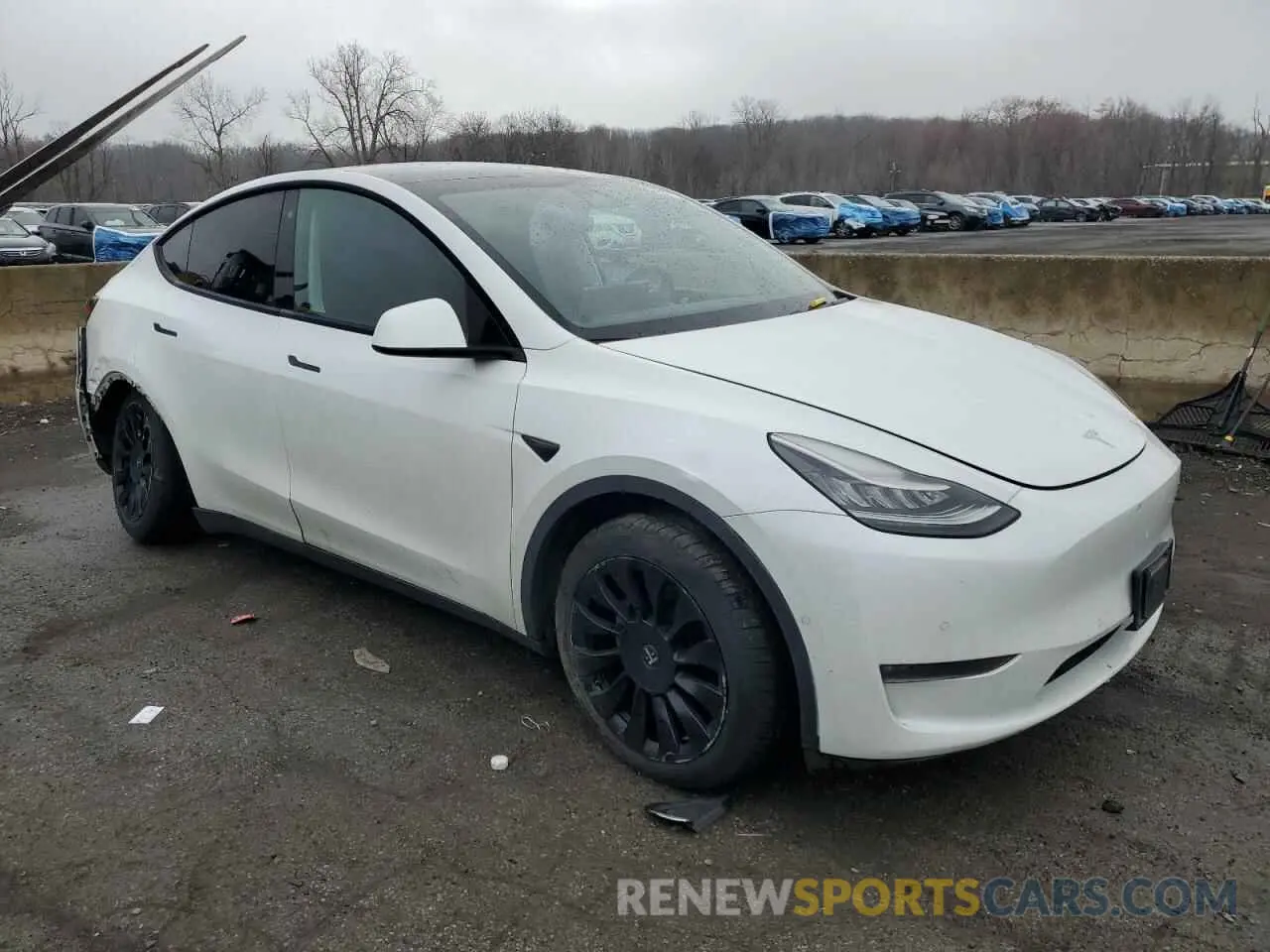 4 fotografías del automóvil dañado 5YJYGDEE8LF026104 TESLA MODEL Y 2020