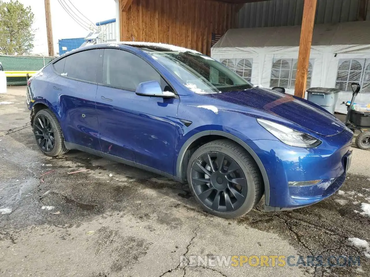 4 fotografías del automóvil dañado 5YJYGDEE8LF029553 TESLA MODEL Y 2020