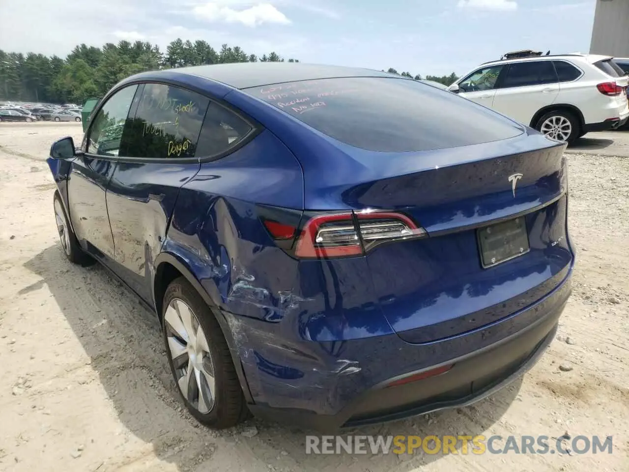 3 fotografías del automóvil dañado 5YJYGDEE8LF031139 TESLA MODEL Y 2020