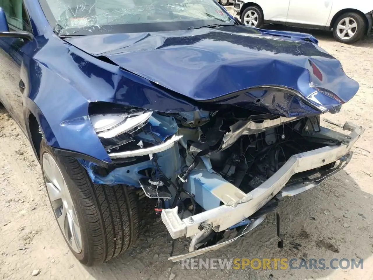9 fotografías del automóvil dañado 5YJYGDEE8LF031139 TESLA MODEL Y 2020