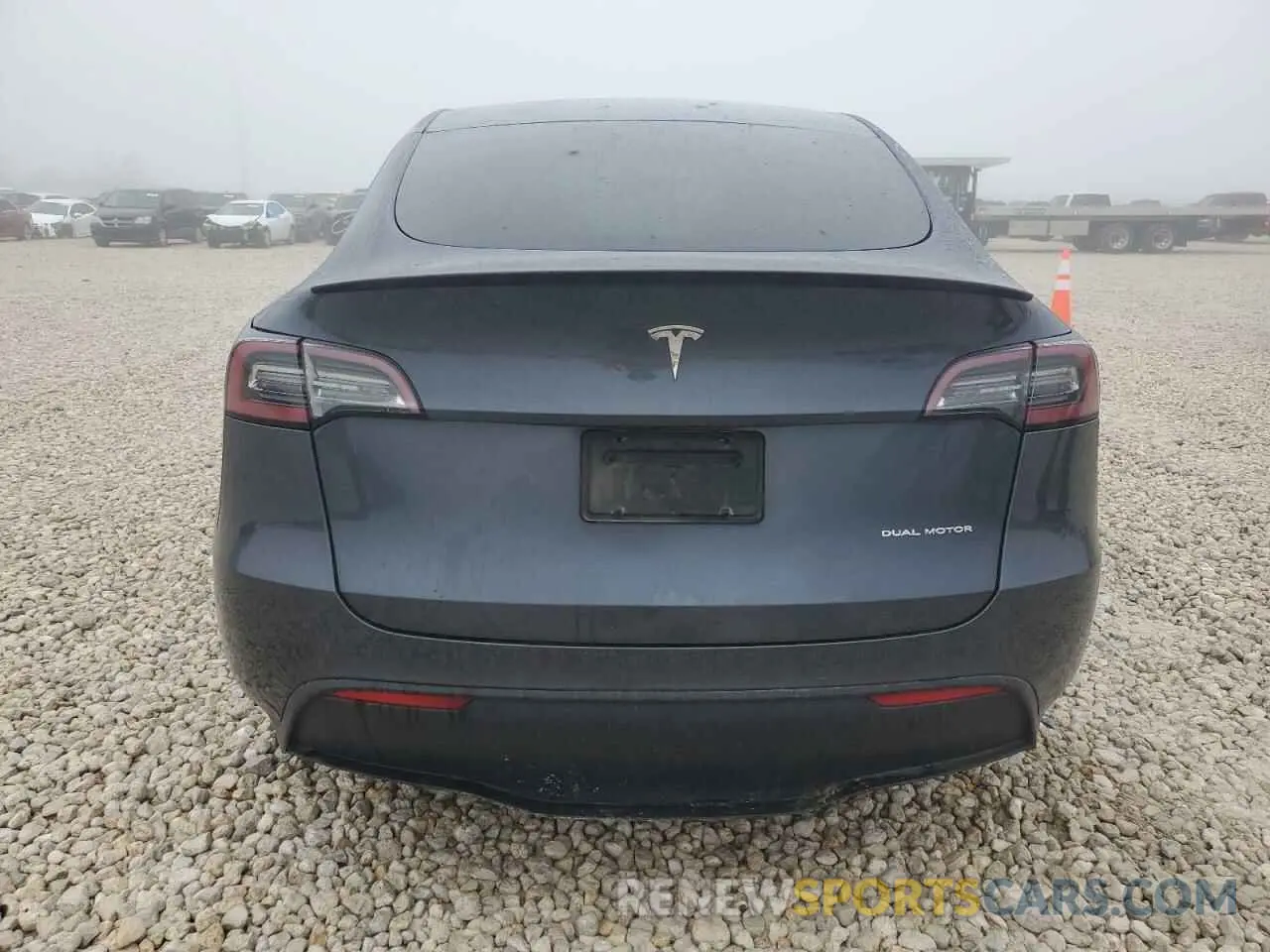 6 fotografías del automóvil dañado 5YJYGDEE8LF031531 TESLA MODEL Y 2020
