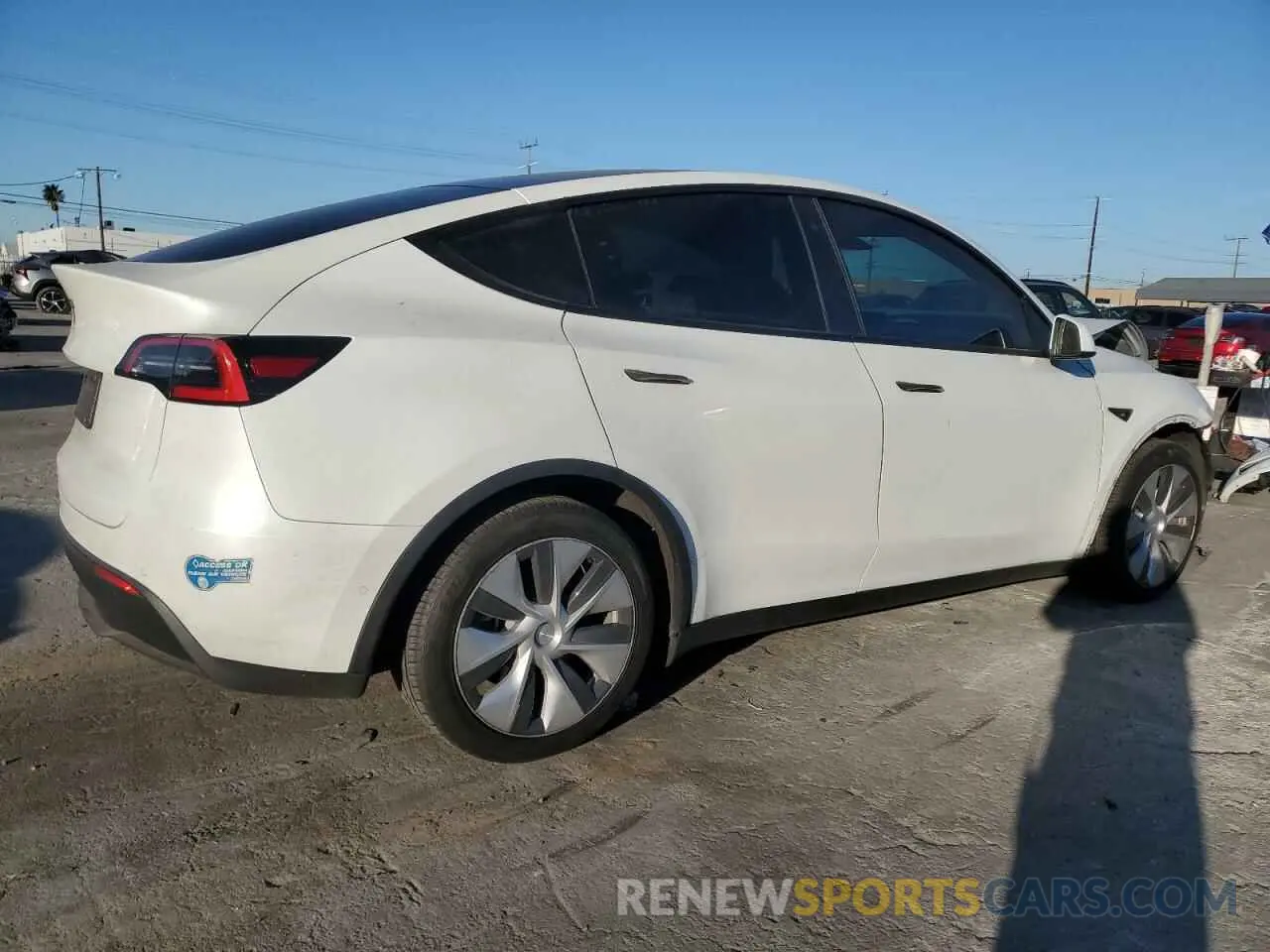 3 fotografías del automóvil dañado 5YJYGDEE8LF051004 TESLA MODEL Y 2020