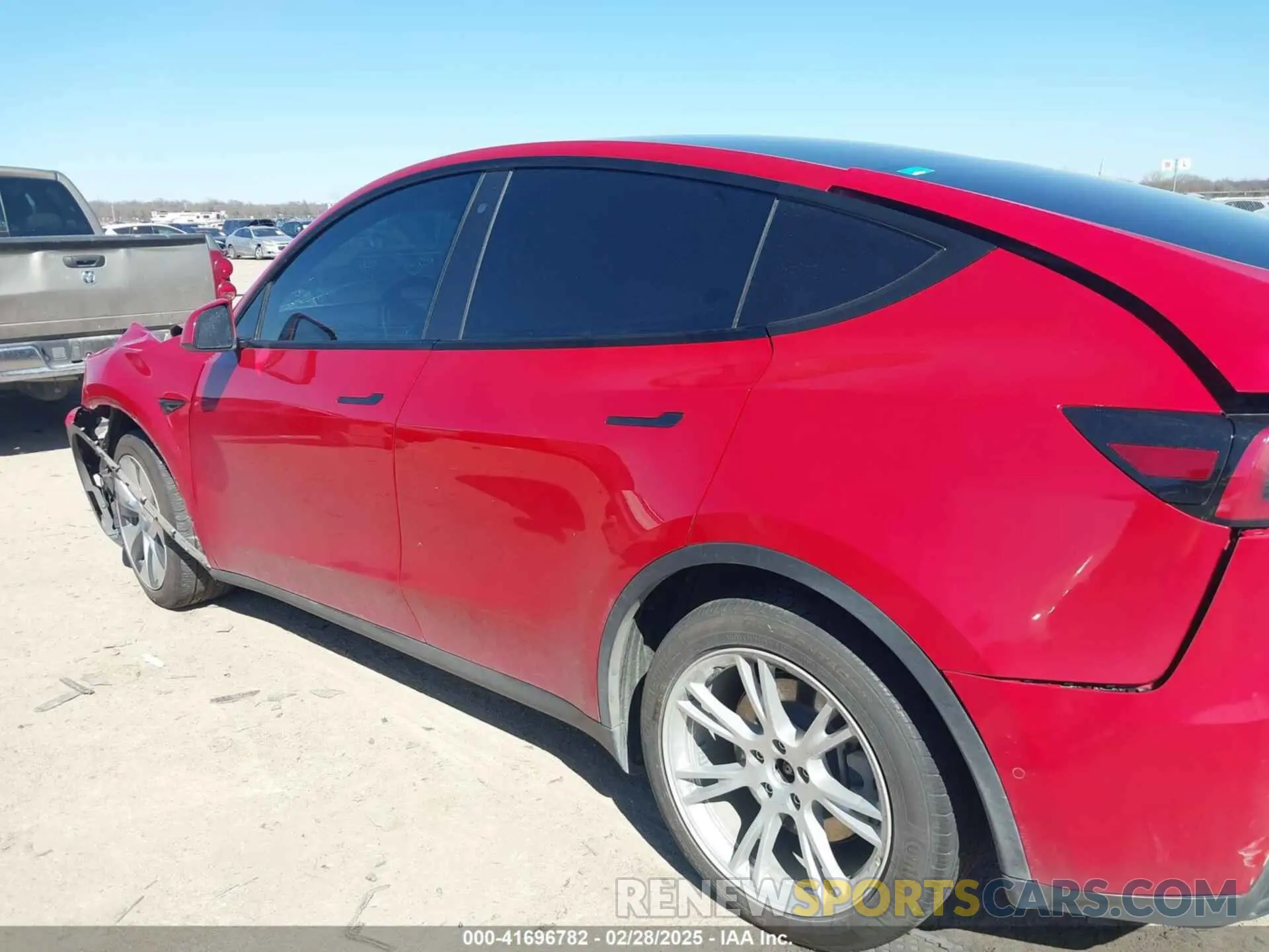13 fotografías del automóvil dañado 5YJYGDEE9LF009523 TESLA MODEL Y 2020