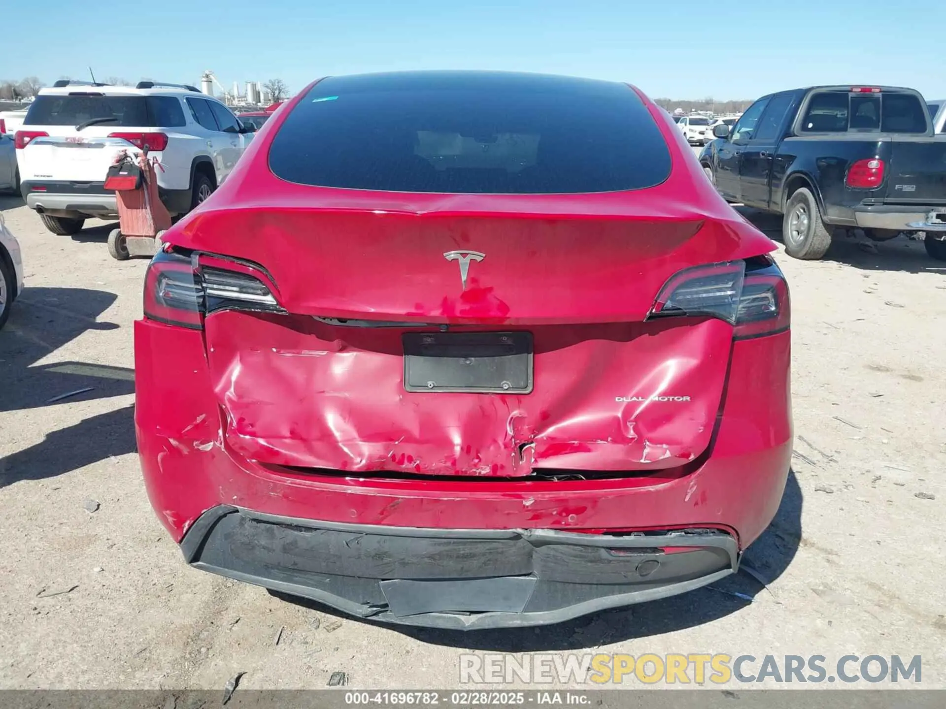 15 fotografías del automóvil dañado 5YJYGDEE9LF009523 TESLA MODEL Y 2020