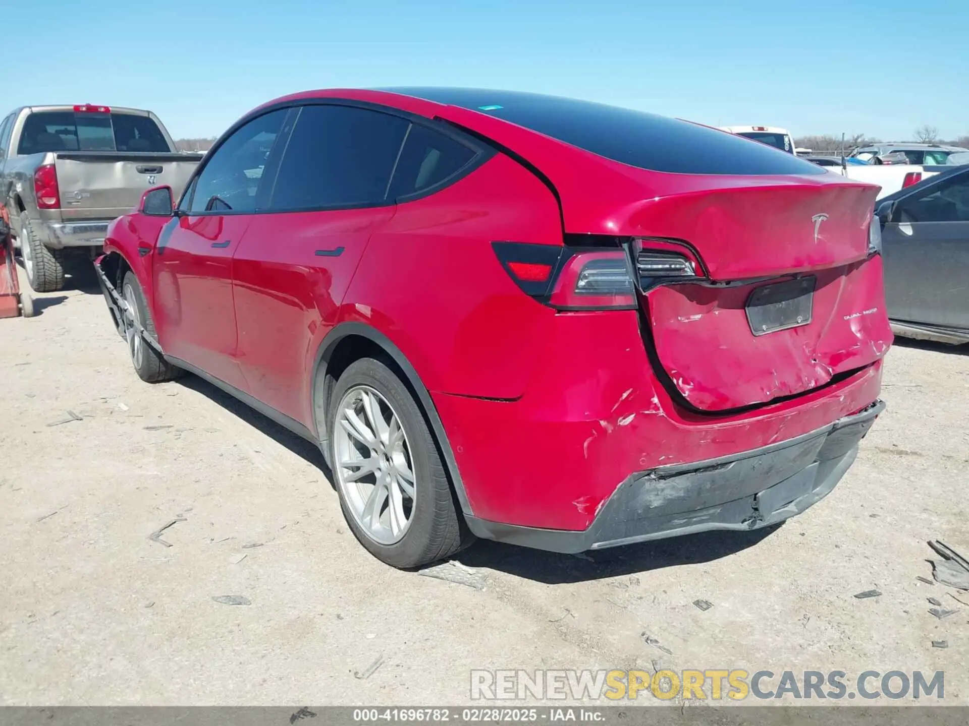 3 fotografías del automóvil dañado 5YJYGDEE9LF009523 TESLA MODEL Y 2020