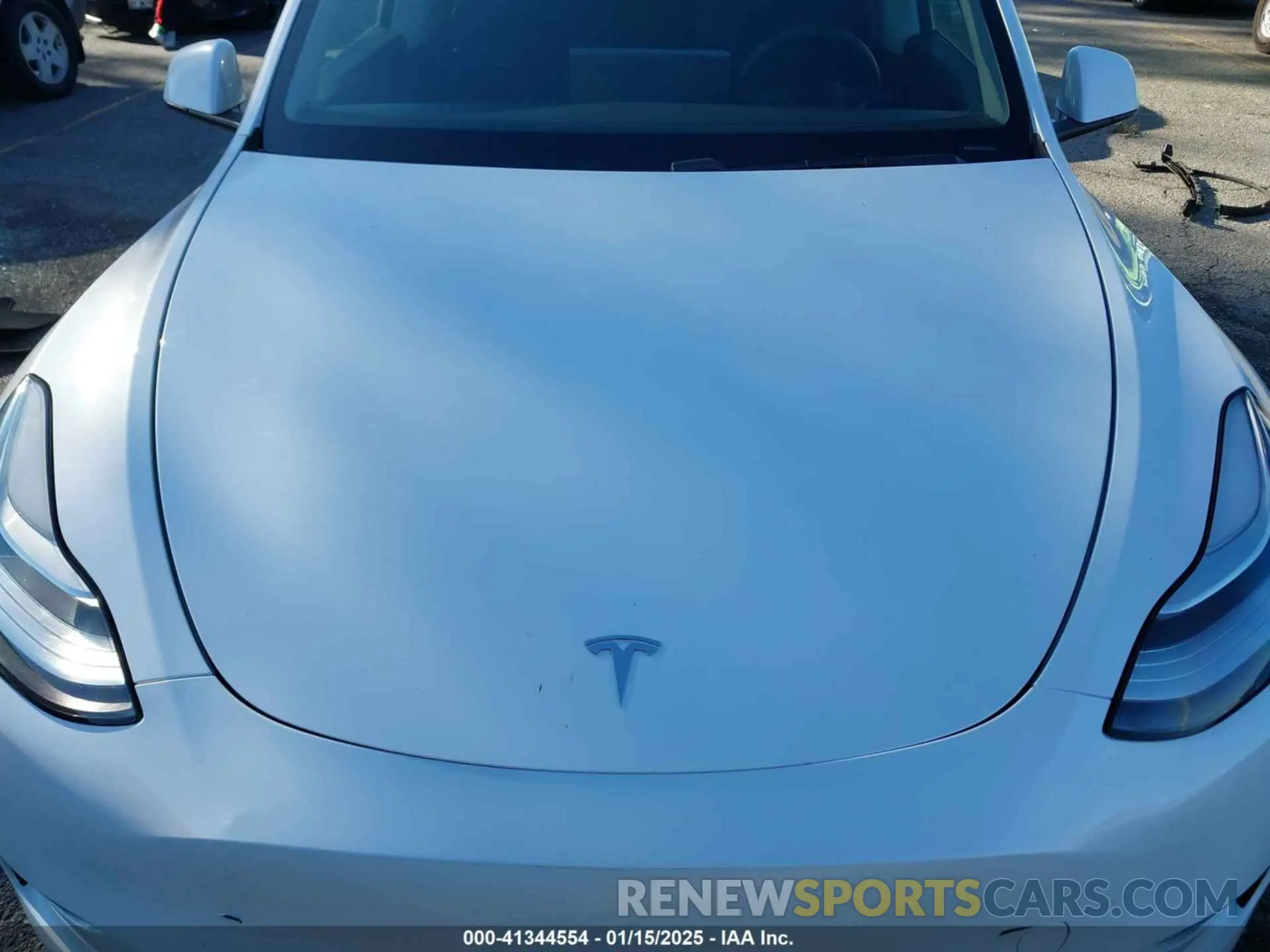 10 fotografías del automóvil dañado 5YJYGDEE9LF013636 TESLA MODEL Y 2020